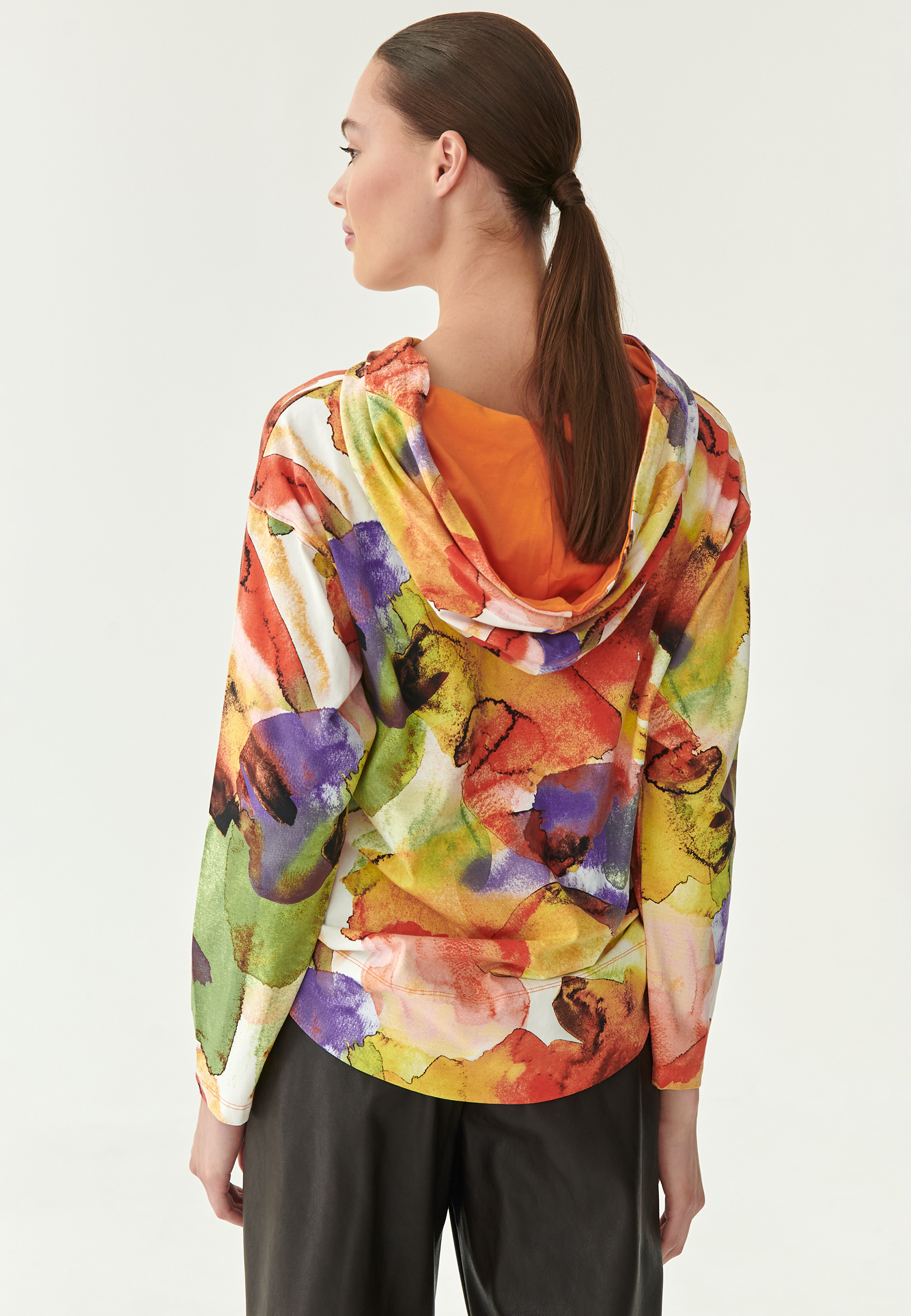 DAMSKA BLUZA Z KAPTUREM RTIKO