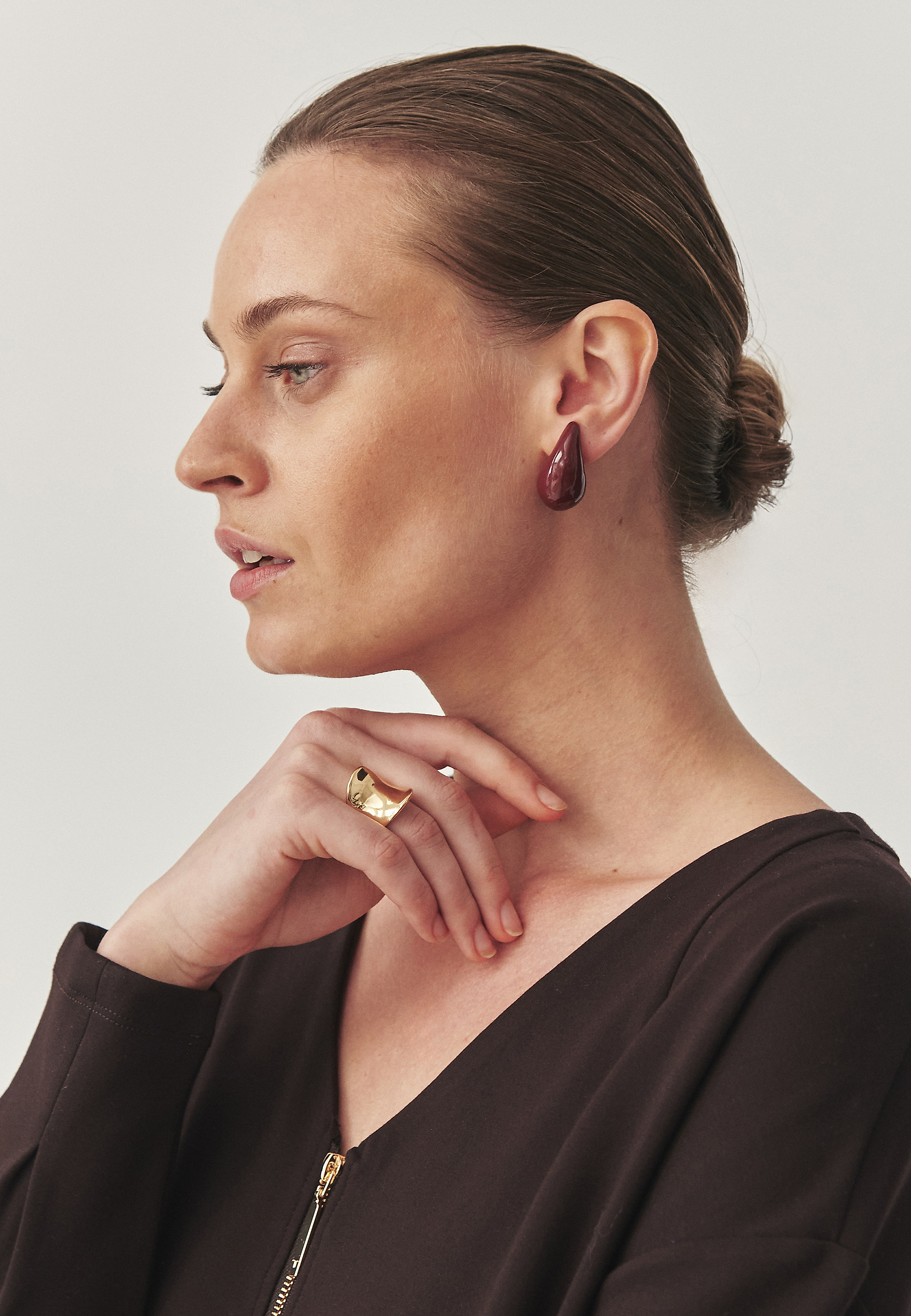 ROCHIE MIDI CLASICĂ CU CUREA - VESSTA 1 ROCHIE MIDI CLASICĂ CU CUREA - VESSTA 1 MARO 114904