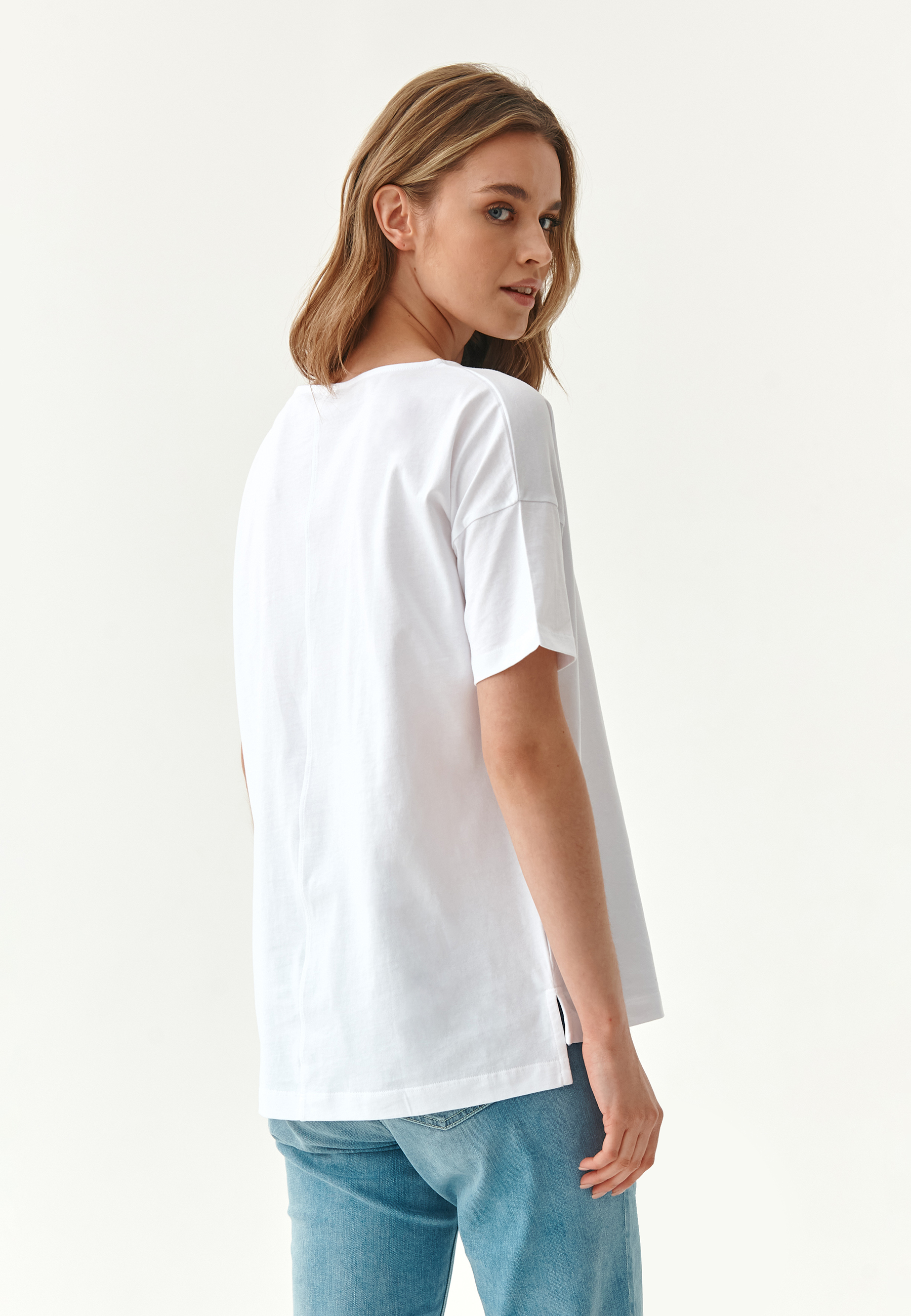 LADIES' T-SHIRT WITH A GEOMETRIC IMPRINT MIZA