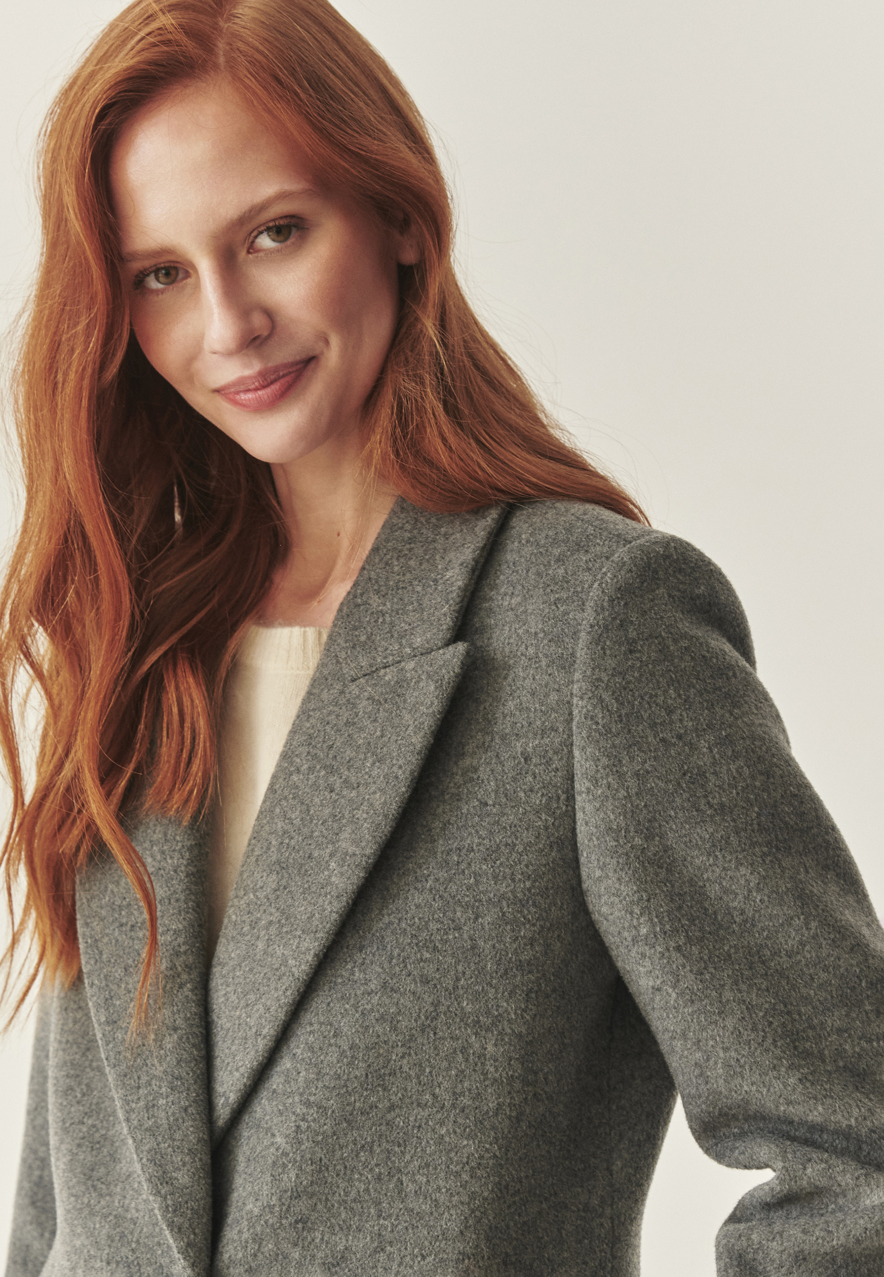 Eleganten volnen plašč - SONIA 1 SIVA 2