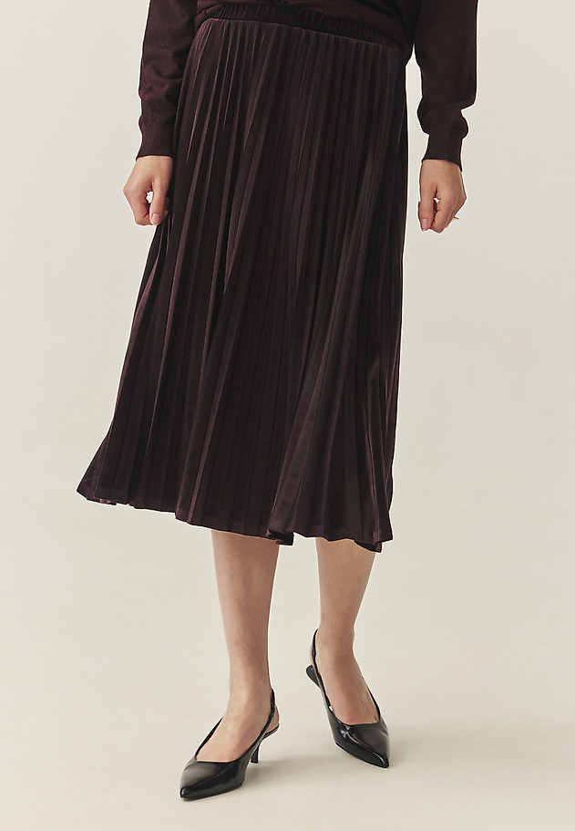 PLEATED MID-LENGTH VELOUR SKIRT - LAMARA 1 PLEATED MID-LENGTH VELOUR SKIRT - LAMARA 1 RED 2