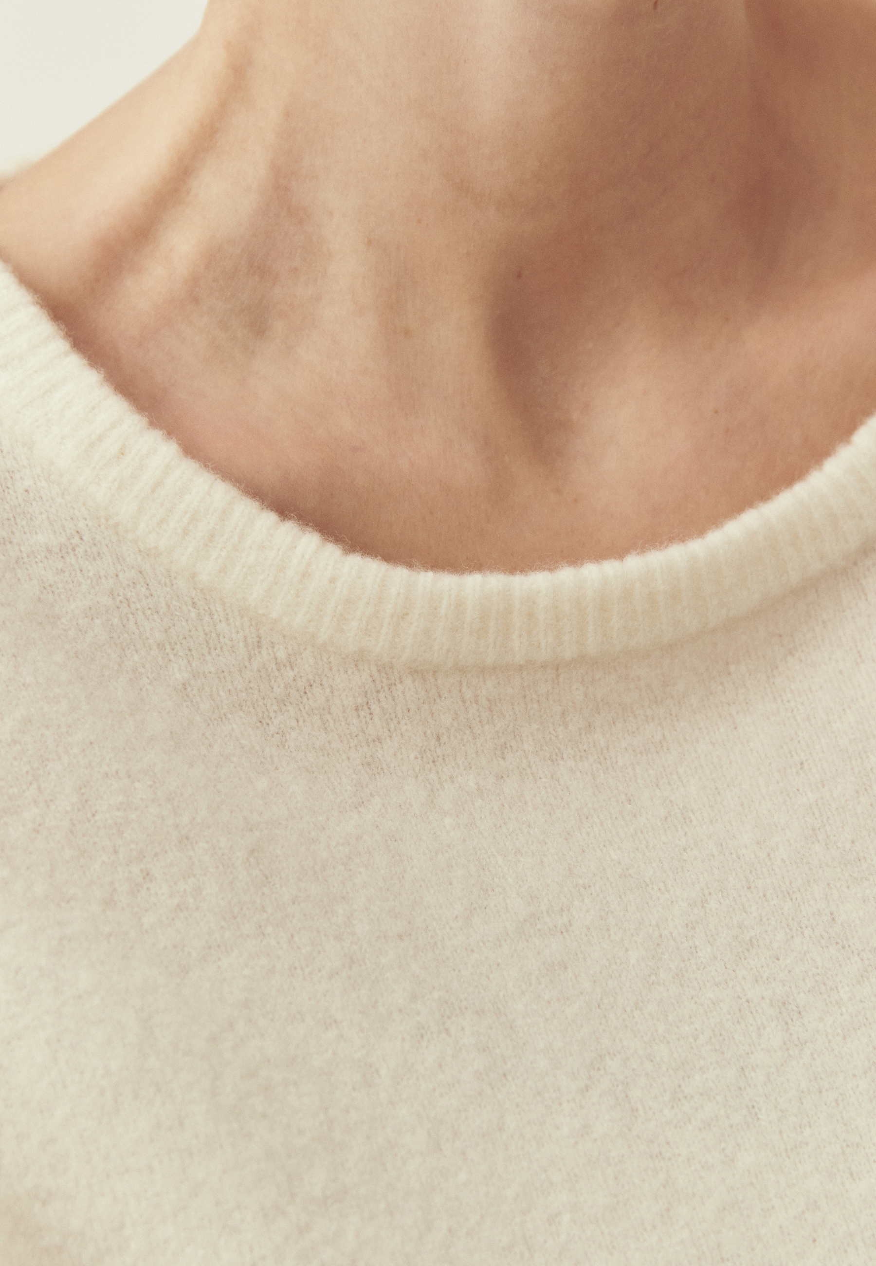 WEŁNIANY SWETER Z RĘKAWEM DO ŁOKCIA - ASH ECRU 2