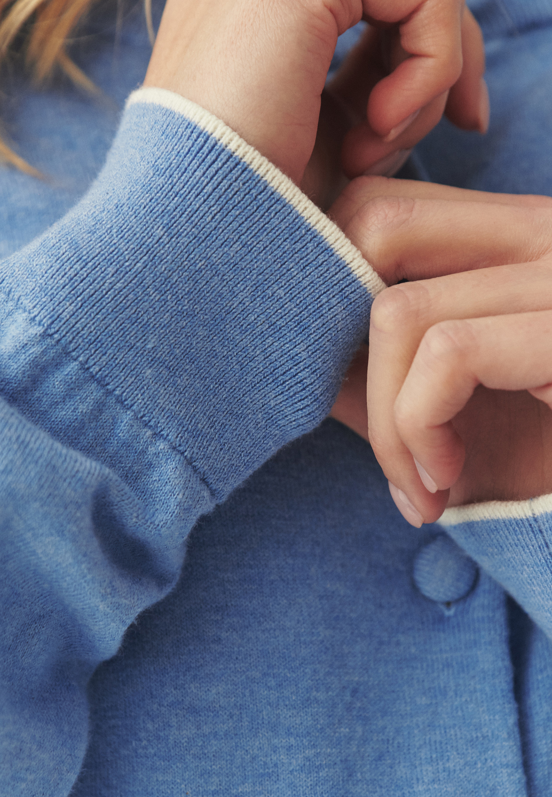 KARDIGAN Z DOMIESZKĄ JEDWABIU - HILO