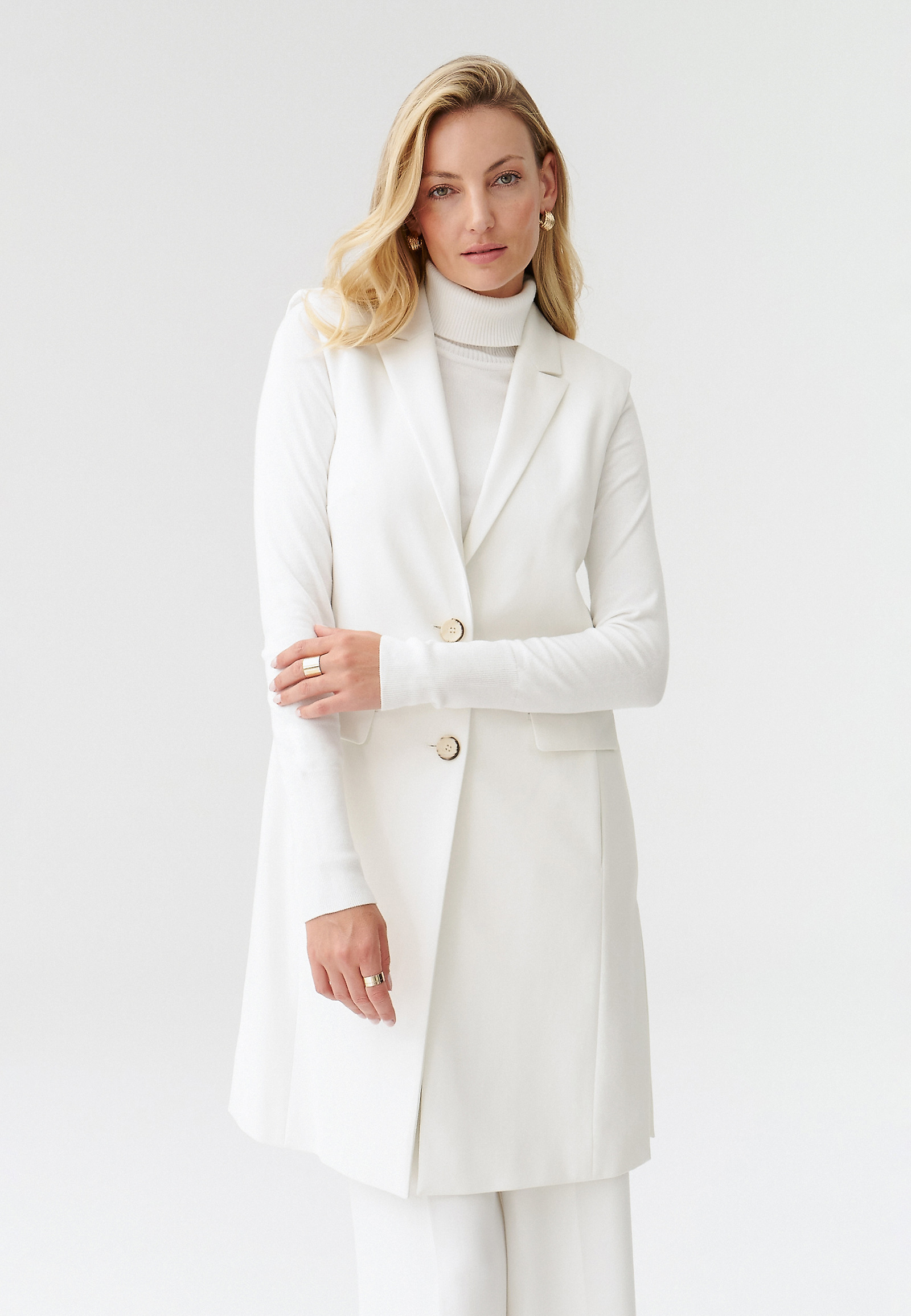 DLOUHÁ VYPASOVANÁ DÁMSKÁ PLÁTĚNÁ VESTA EMA DLOUHÁ VYPASOVANÁ DÁMSKÁ PLÁTĚNÁ VESTA EMA ECRU 93813