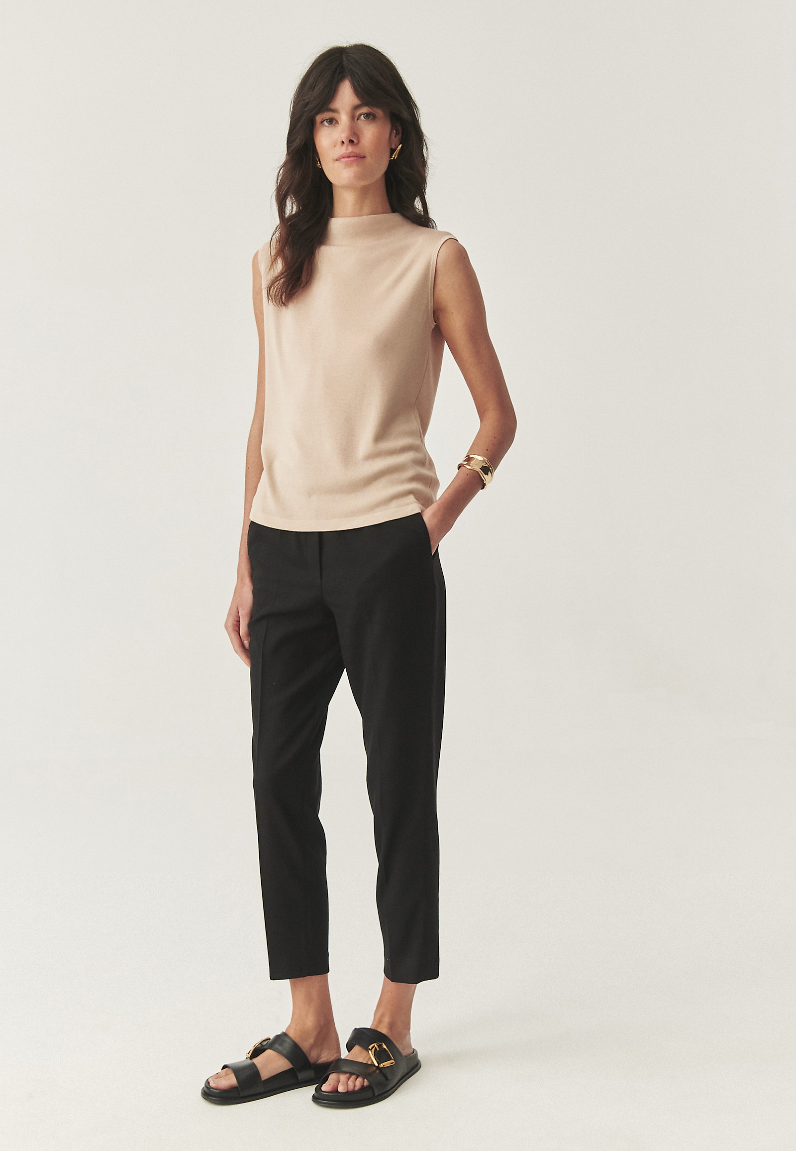 BLUZA BREZ ROKAVOV Z DODATKOM VOLNE - KEZI BLUZA BREZ ROKAVOV Z DODATKOM VOLNE - KEZI BEŽ 113581