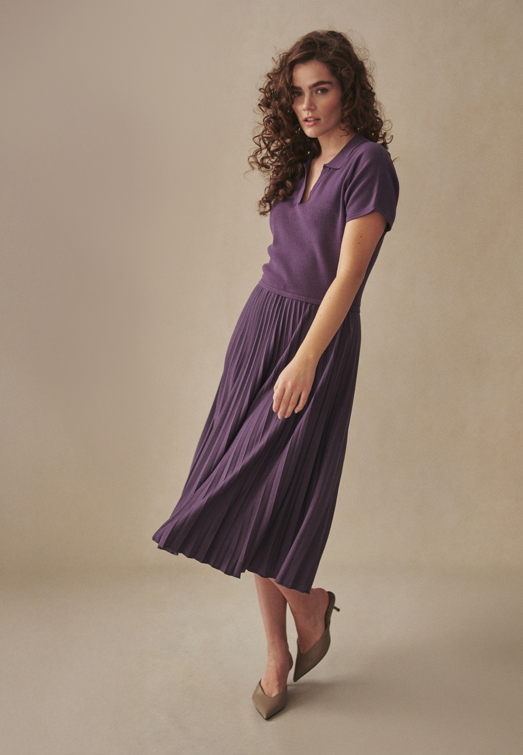 PLISOVANÉ PLETENÉ ŠATY – ISERI FIALOVÁ 2