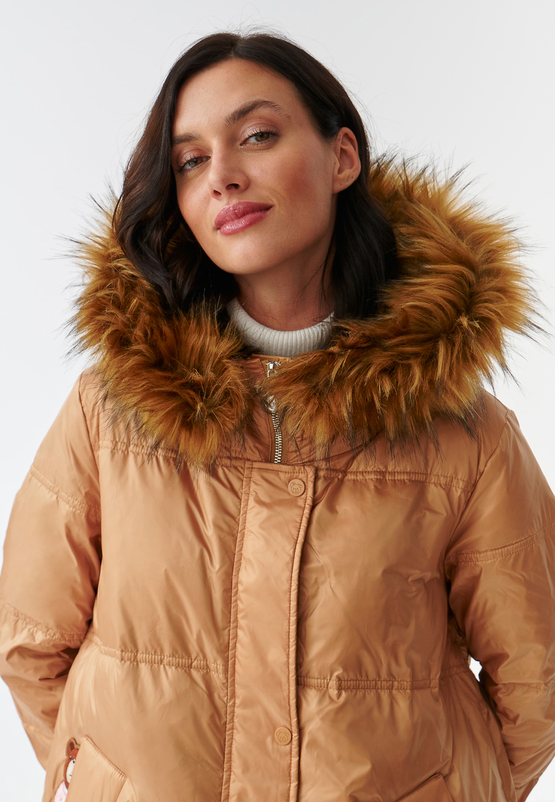 DAMSKA KURTKA PUCHOWA Z KAPTUREM Z FUTERKIEM GOTA BEŻOWY 2