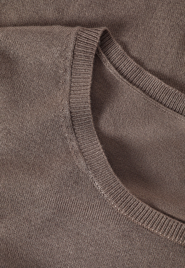 CLASSIC LADIES’ SWEATER WITH ROUND NECKLINE - TESSINI CLASSIC LADIES’ SWEATER WITH ROUND NECKLINE - TESSINI BEŻOWY 6