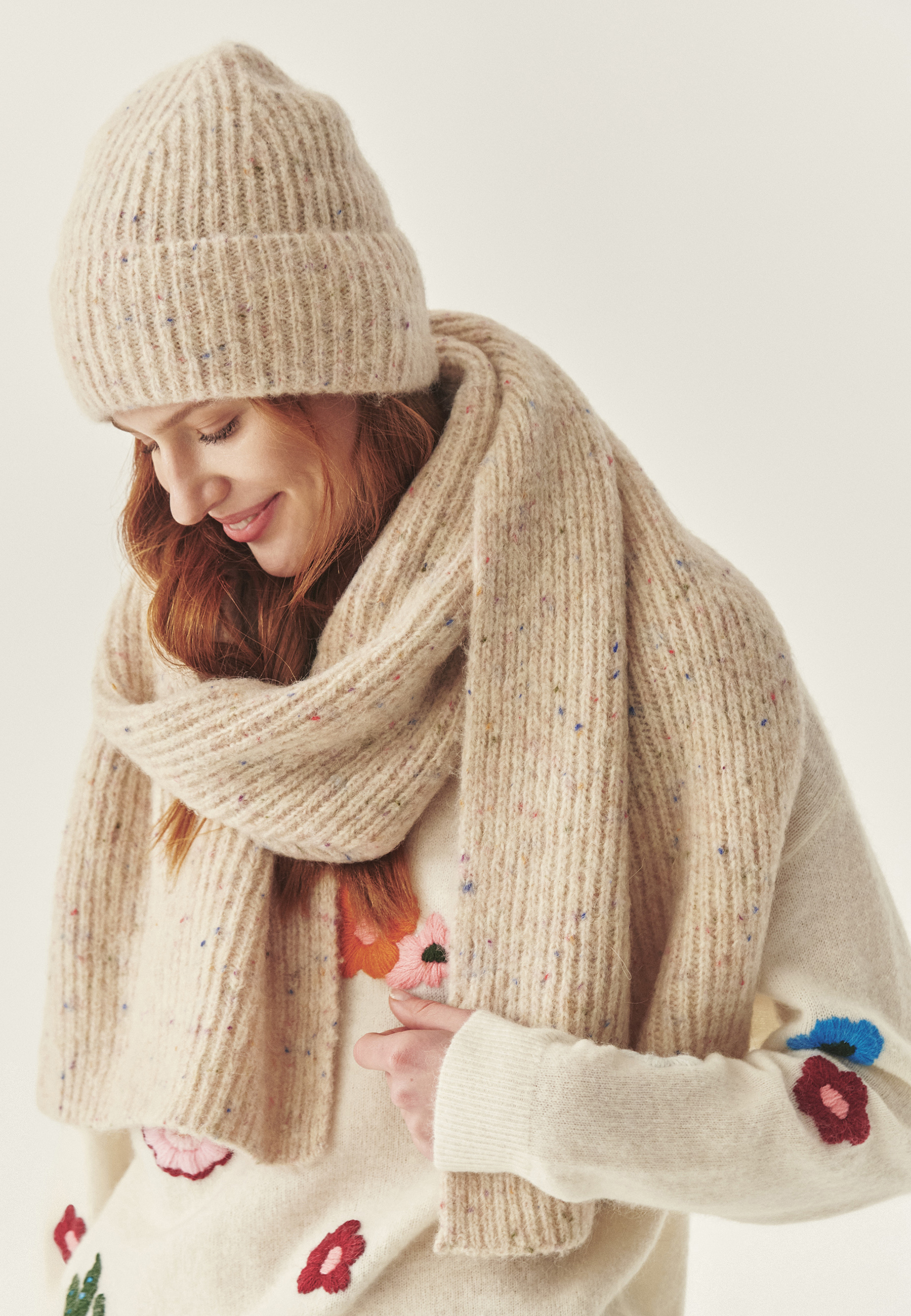 MELANŻOWA CZAPKA Z ALPAKĄ - NOPI BEŻOWY 2