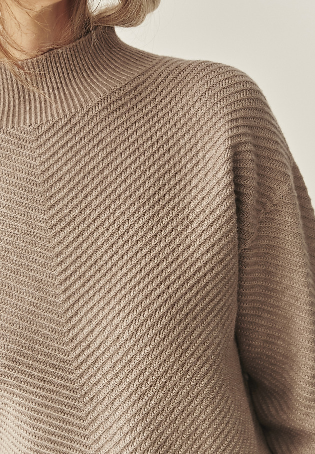 CASUALOWY SWETER Z PÓŁGOLFEM - IRISA CASUALOWY SWETER Z PÓŁGOLFEM - IRISA BEŻOWY 6