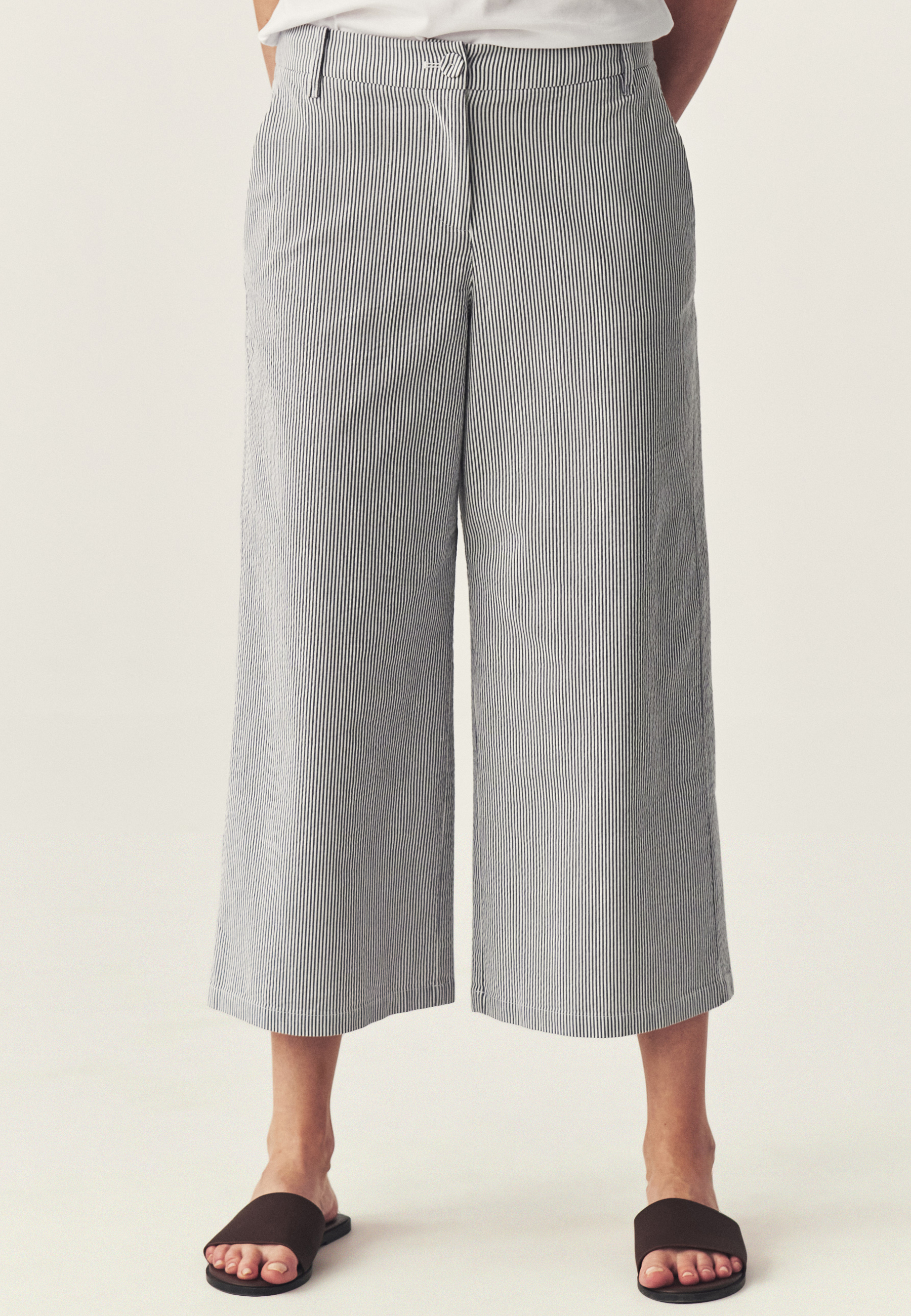 LÁTKOVÉ NOHAVICE SO ŠIROKOU NOHAVICOU – NAKO 1