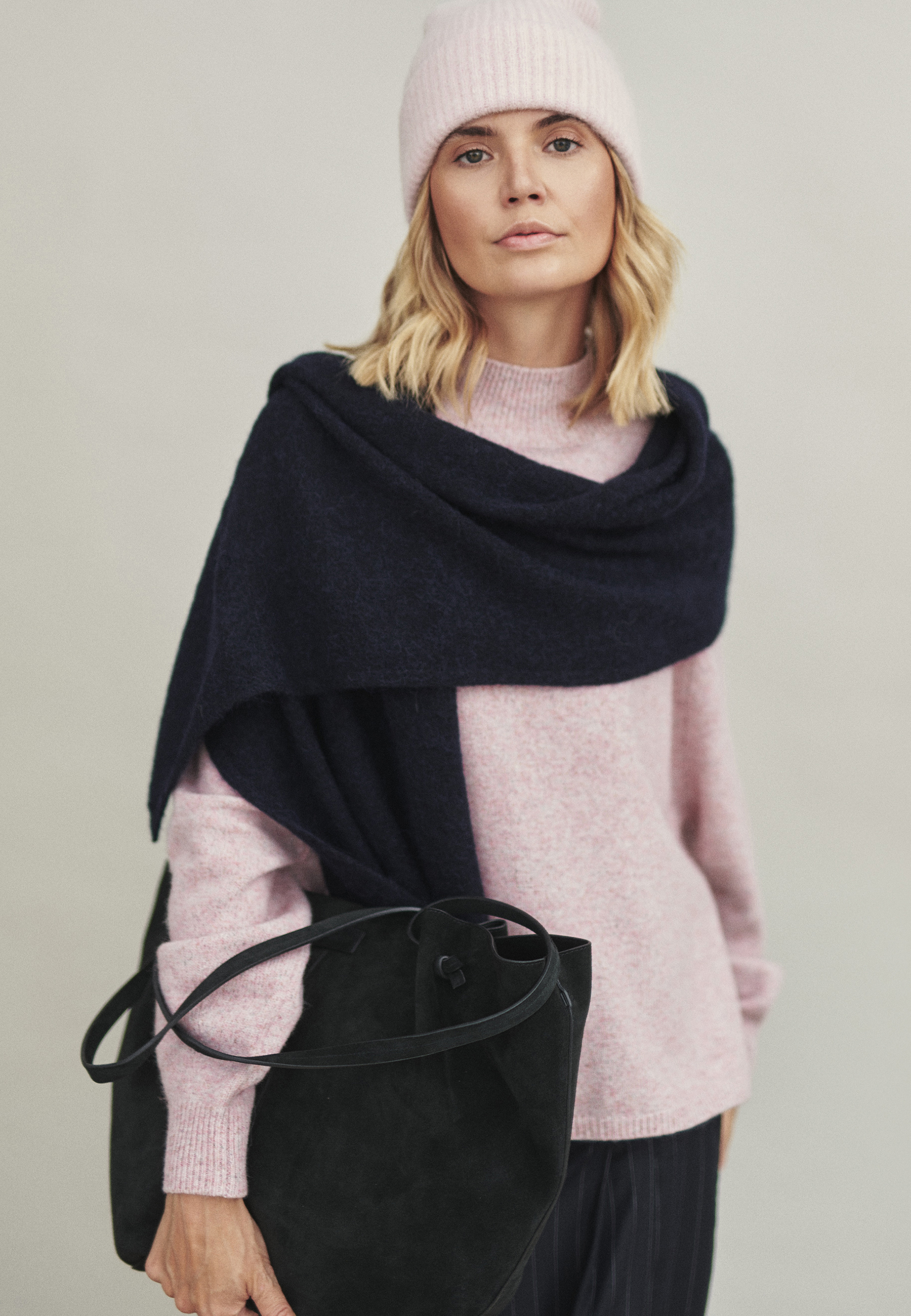 KLASYCZNA CZAPKA Z WEŁNĄ I ALPAKĄ - ROSKA RÓŻOWY 2