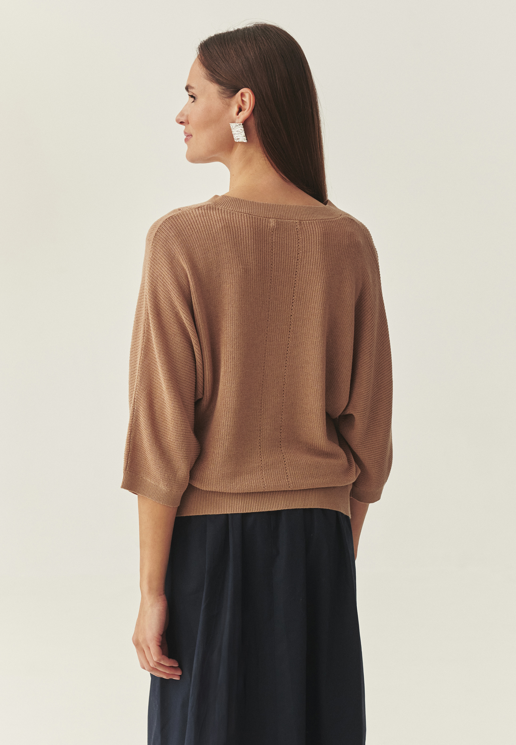 SWOBODNY SWETER - NEZARA