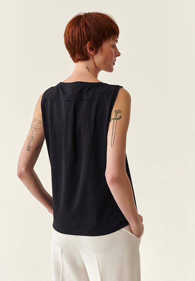 ŽENSKA BLUZA BREZ ROKAVOV FASATI ŽENSKA BLUZA BREZ ROKAVOV FASATI TEMNO MODRA 3