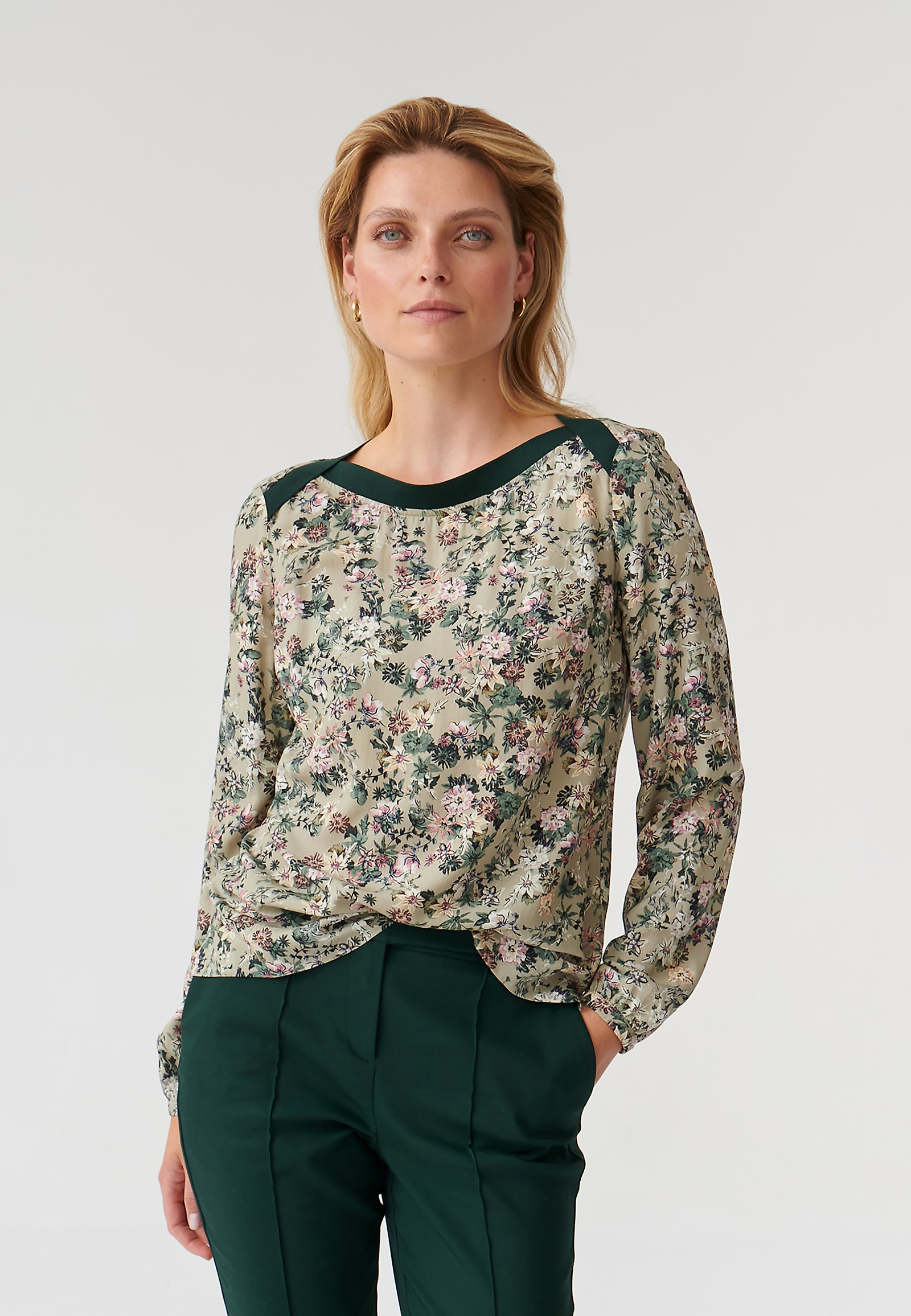 HÖLGYEK LAZA MINTÁS BLÚZ OSLO 1 HÖLGYEK LAZA MINTÁS BLÚZ OSLO 1 TÖBBSZÍNŰ 90387