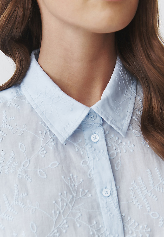 LADIES' WOVEN SHIRT WITH FLORAL EMBROIDERY — INES LADIES' WOVEN SHIRT WITH FLORAL EMBROIDERY — INES NIEBIESKI 6