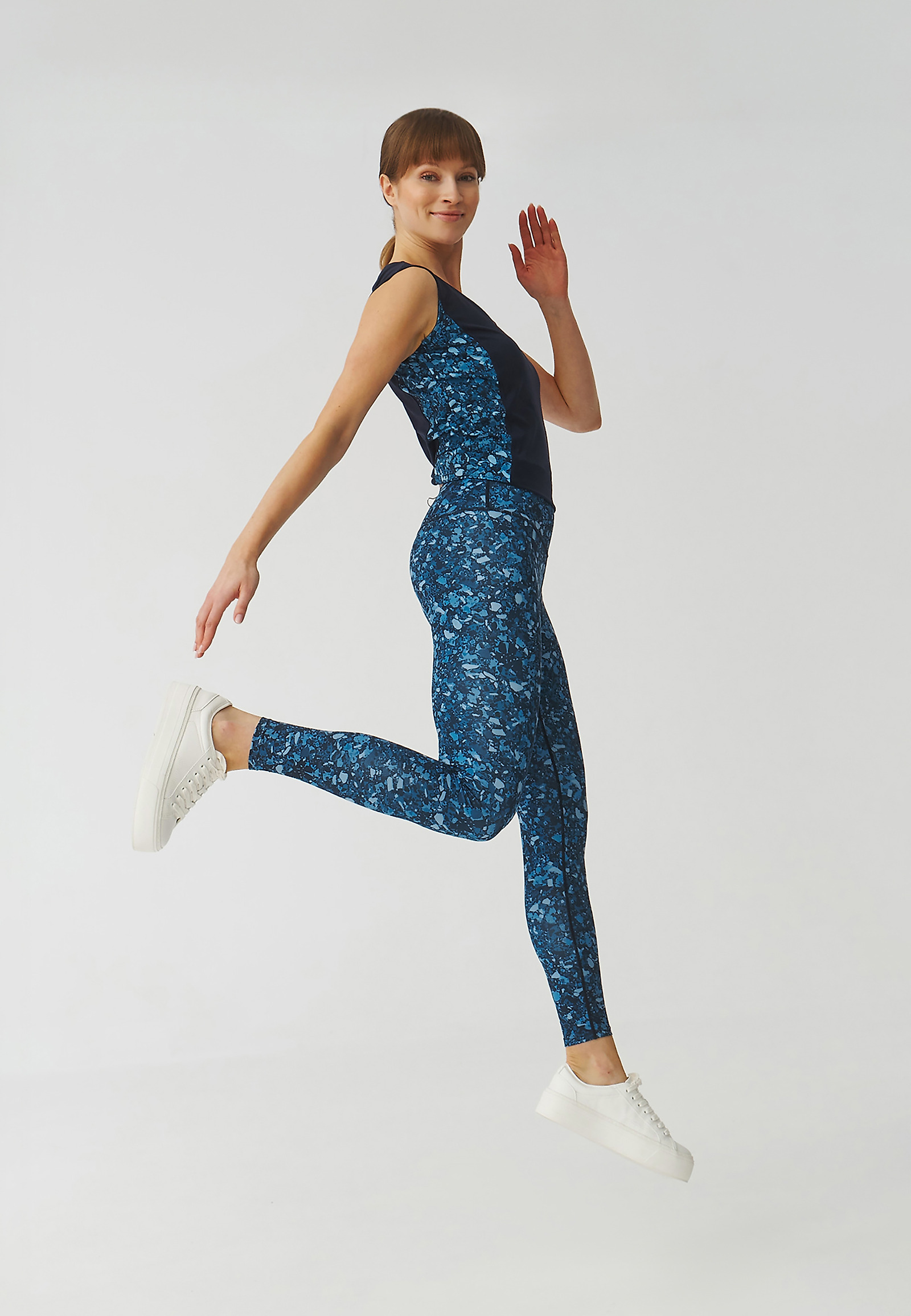SPORTOWE SPODNIE DAMSKIE TYPU LEGGINSY - LEA 1 SPORTOWE SPODNIE DAMSKIE TYPU LEGGINSY - LEA 1 MULTIKOLOR 95608