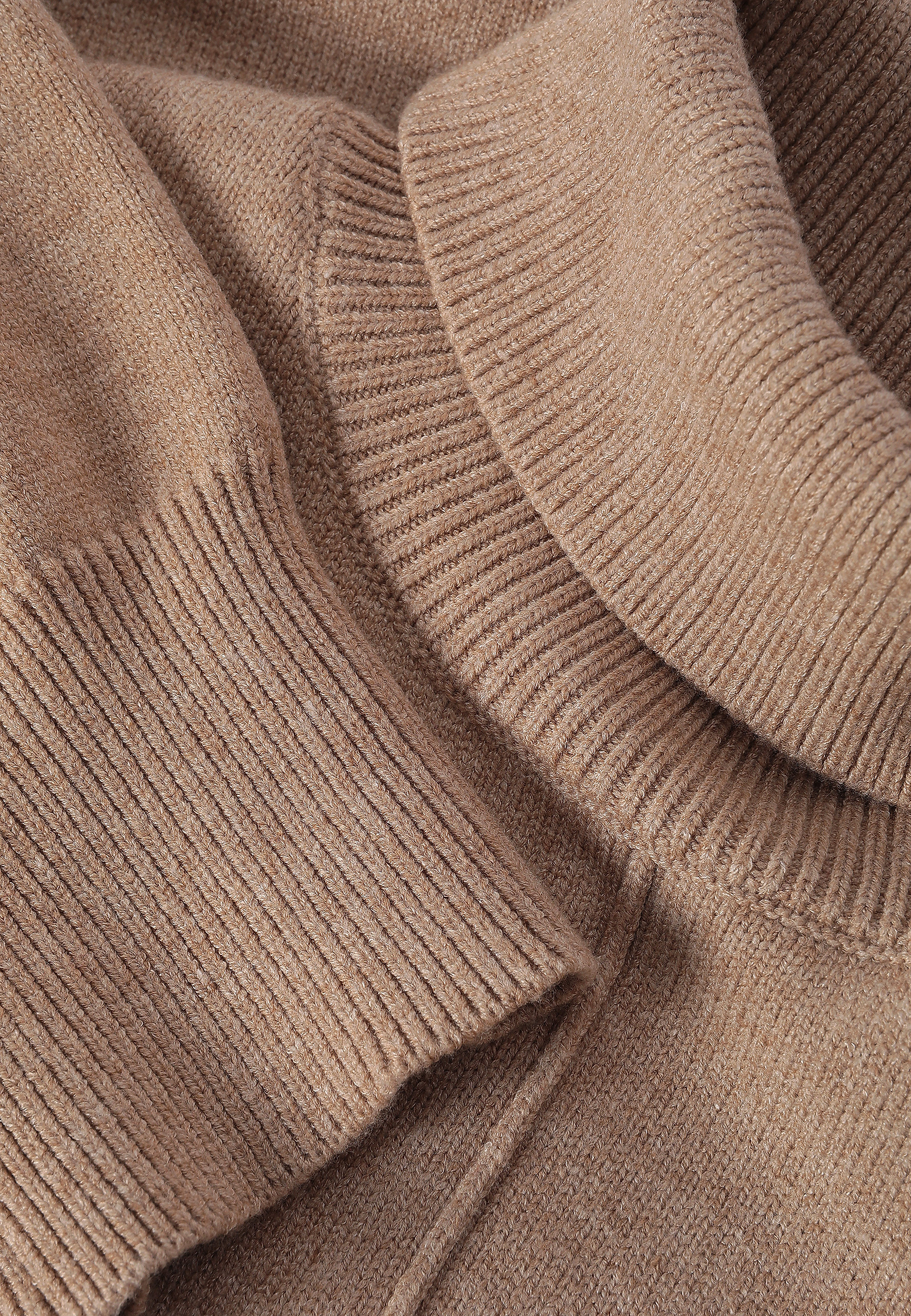 LOOSE TURTLE NECK JUMPER - AKEMI LOOSE TURTLE NECK JUMPER - AKEMI BEIGE 114158