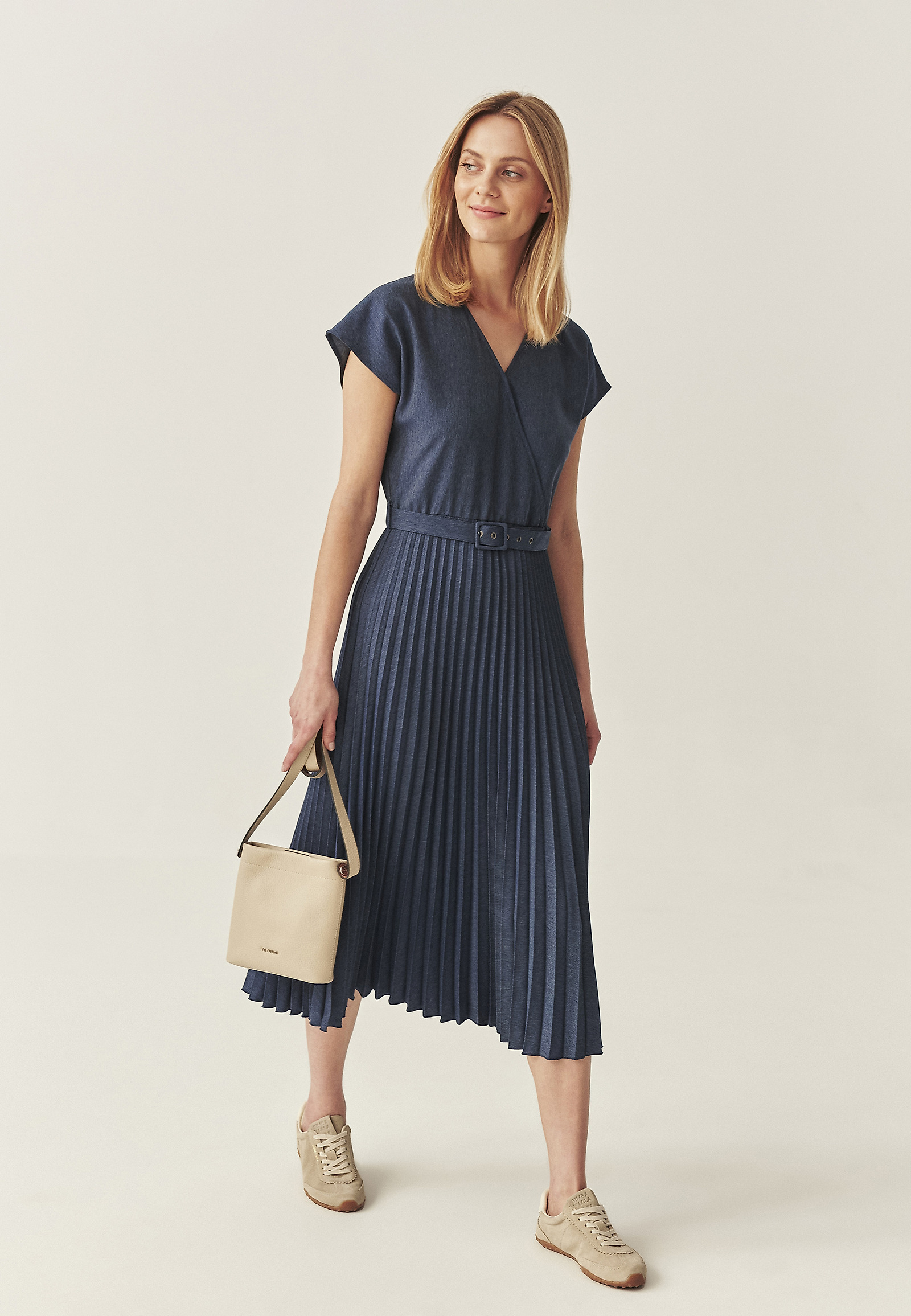 ROBE TIP ENVELOPE CU FUND PLIAT - MARIENNA ROBE TIP ENVELOPE CU FUND PLIAT - MARIENNA ALBASTRU 114505