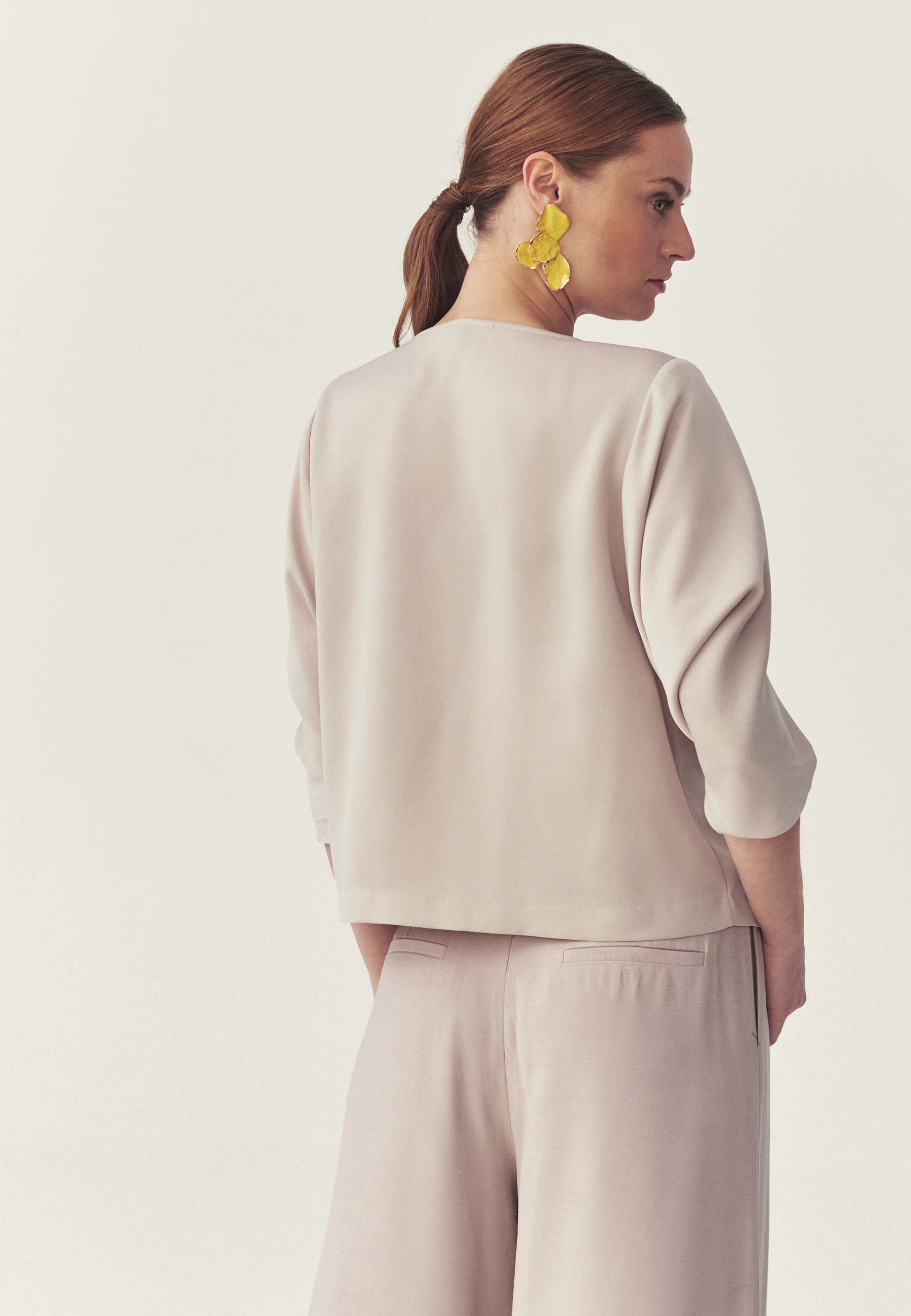 SATYNOWA BLUZKA Z SZEROKIM RĘKAWEM - LAMA 1 SZARY 2