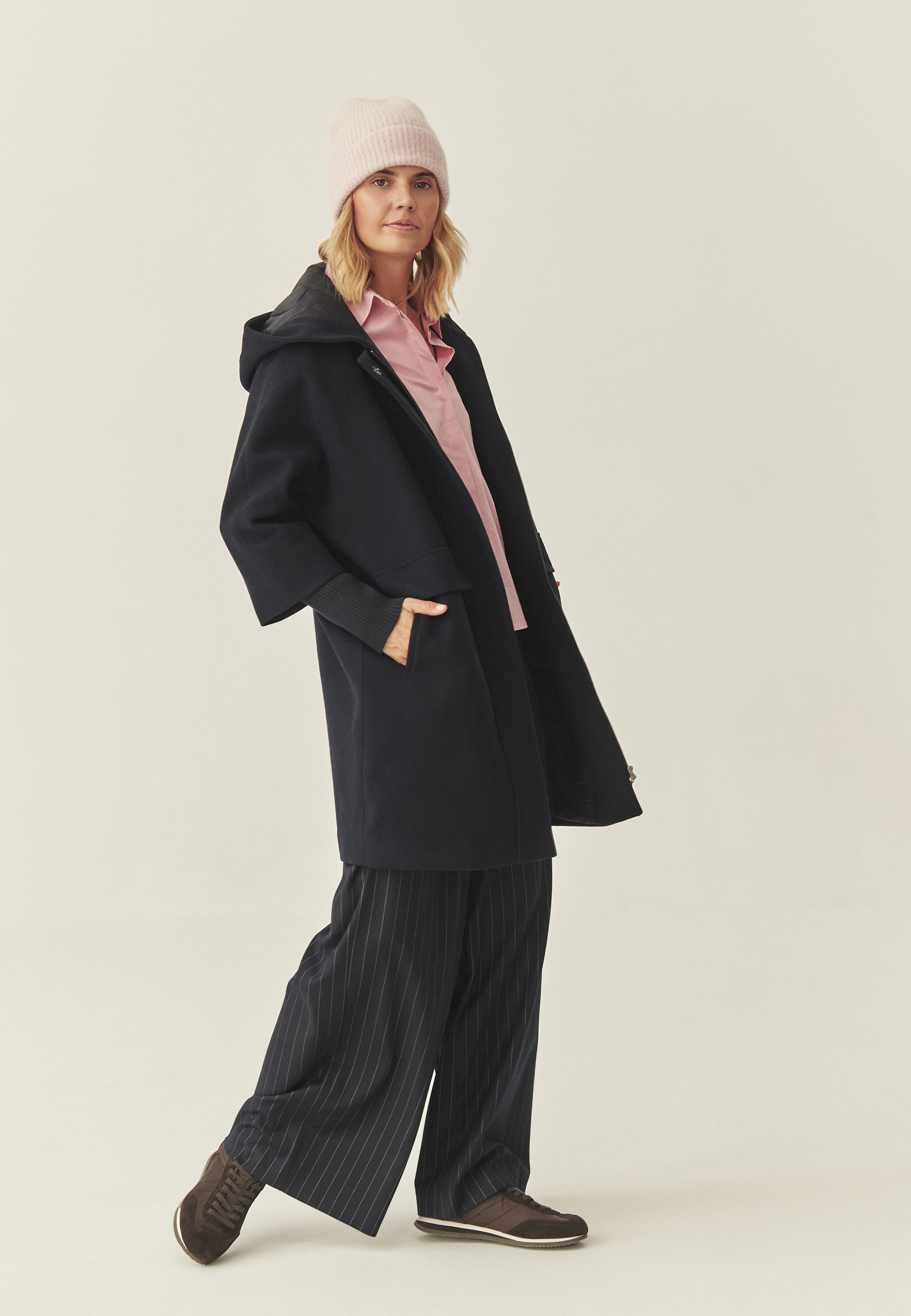 dámsky kabát textilný IWANIA NÁMORNÍCKA MODRÁ 2