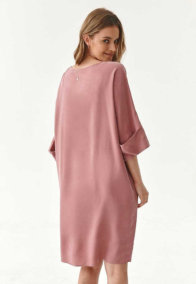 LOOSE-FITTING LADIES' DRESS TOKO LOOSE-FITTING LADIES' DRESS TOKO RÓŻOWY 2