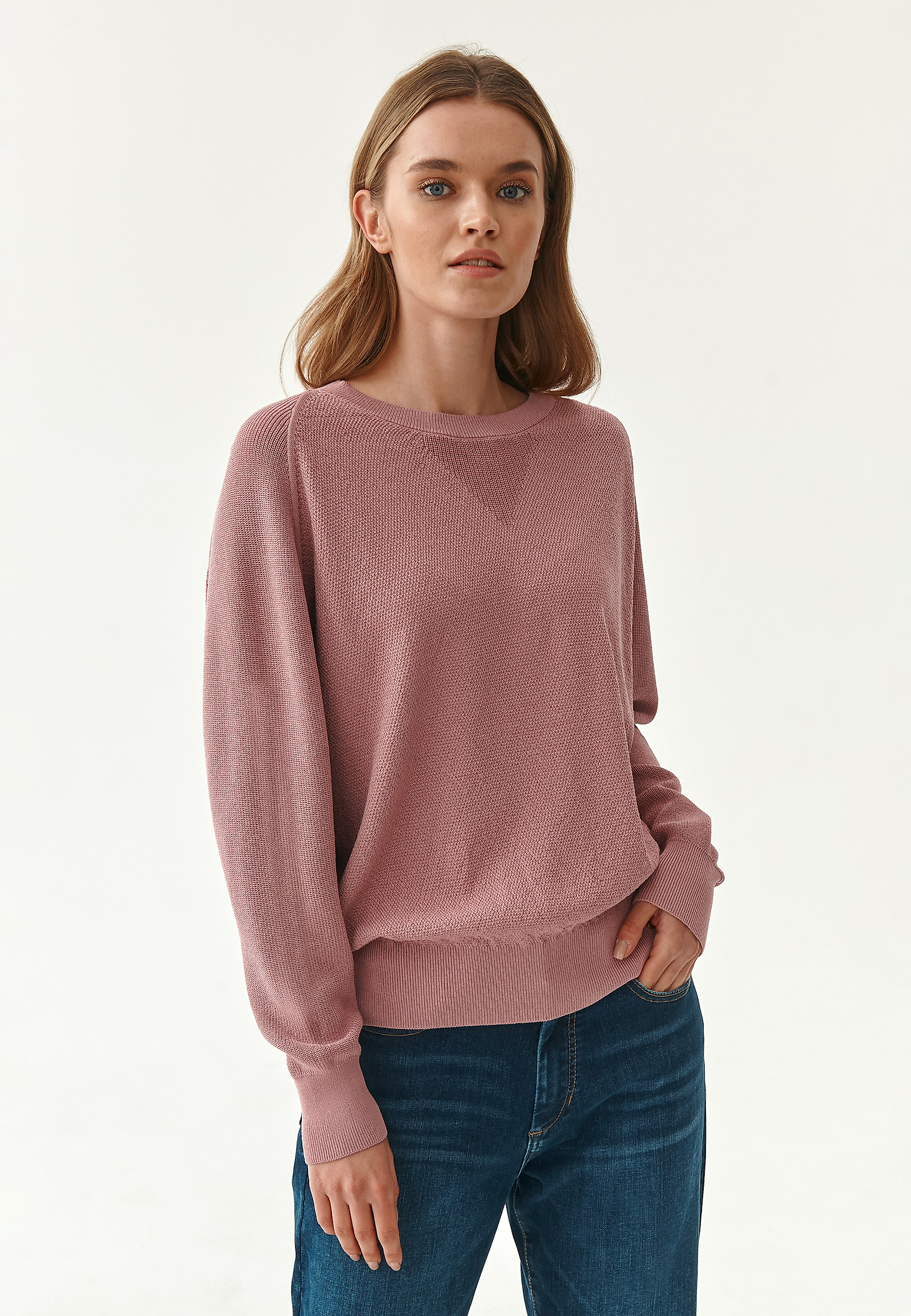 LUŹNY SWETER DAMSKI AZALI  LUŹNY SWETER DAMSKI AZALI  RÓŻOWY 80215