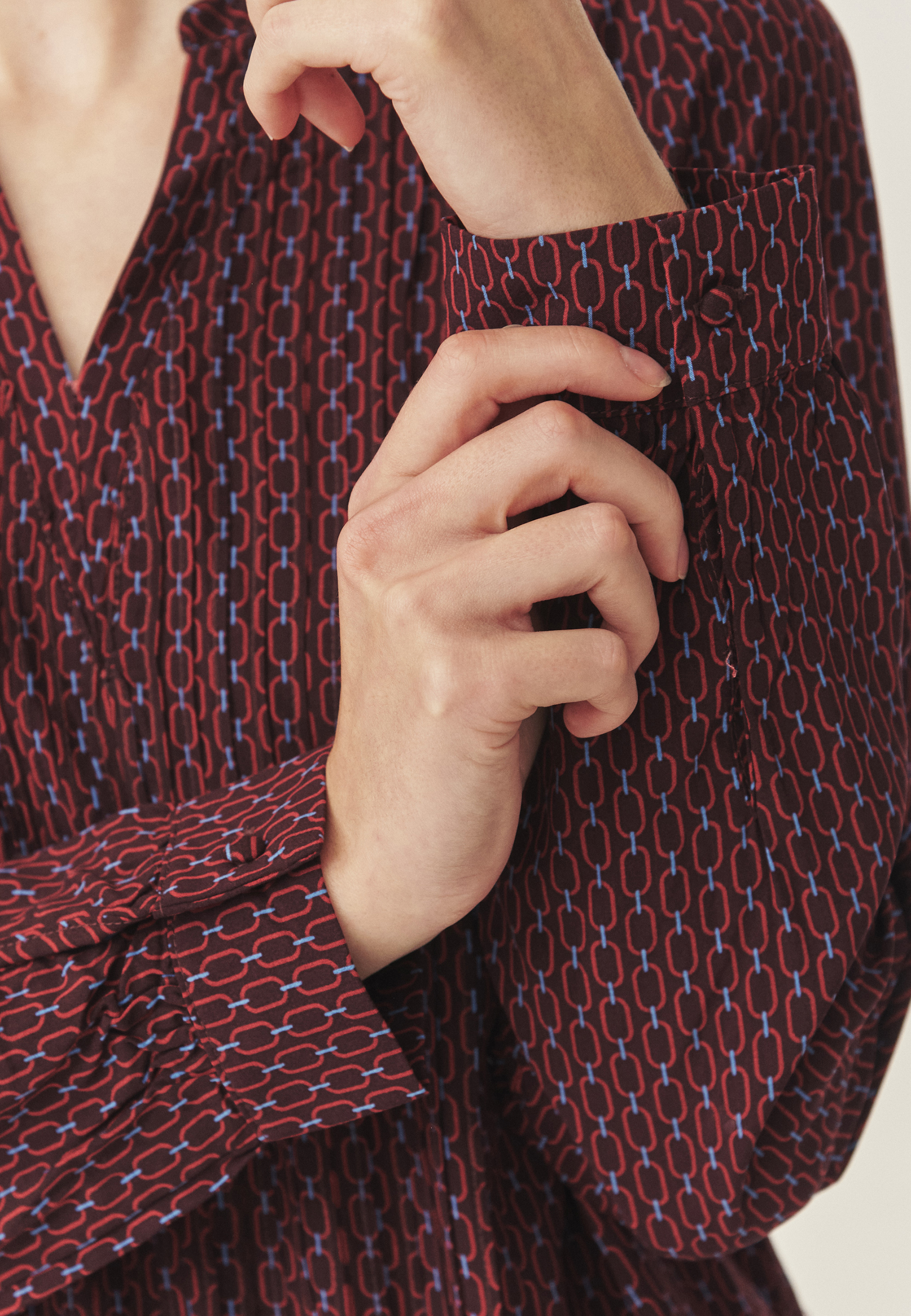 ŽENSKA OBLEKA IZ RAZTEGLJIVEGA MATERIALA Z IZVIRNIM VZORCEM - MISTY VEČBARVNA 2