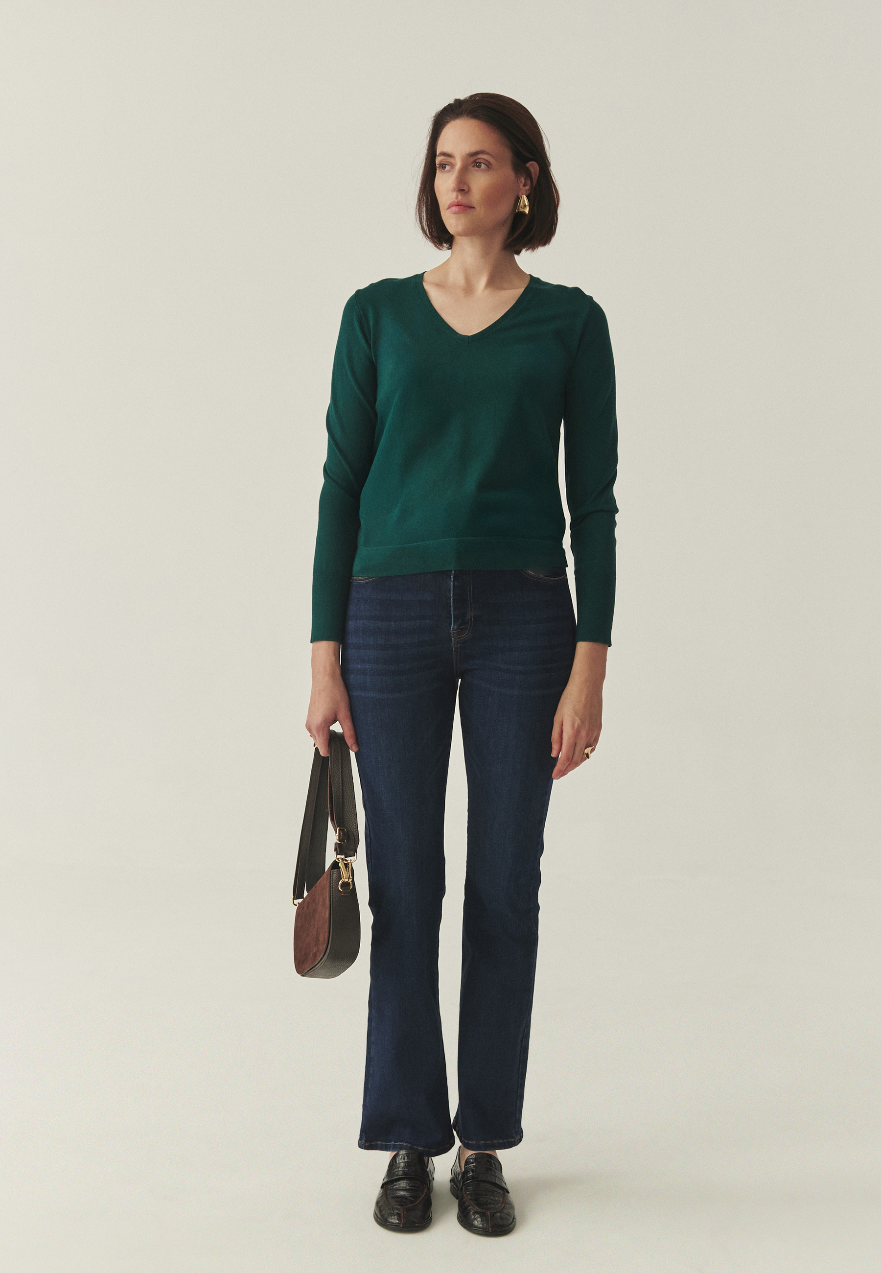 KLASYCZNY SWETER Z WISKOZĄ LENZING™ ECOVERO™ - NICOLLA ZIELONY 2