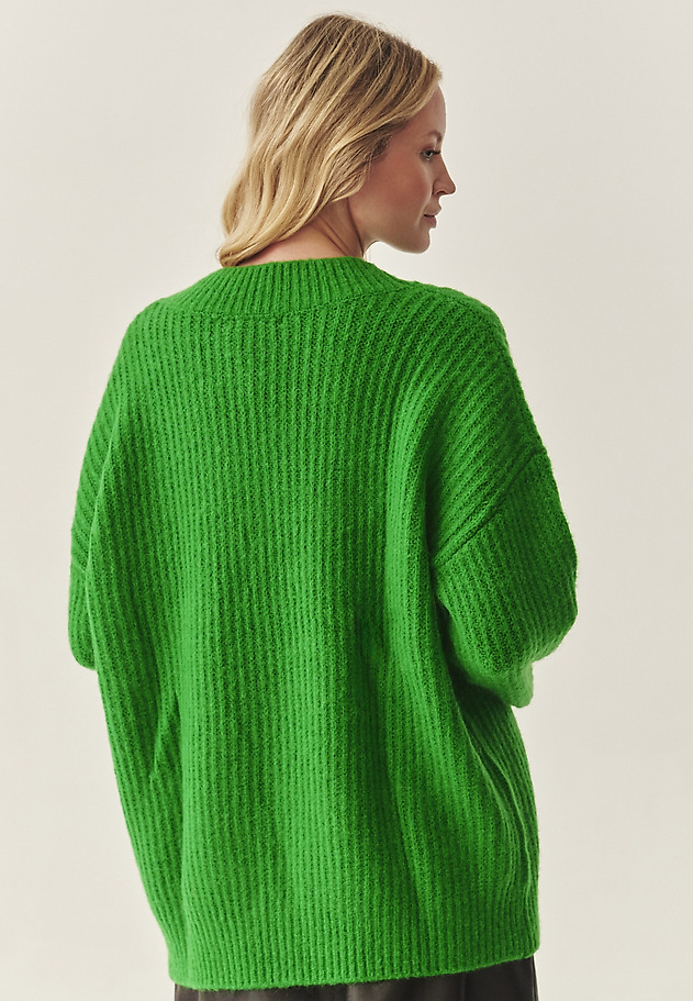 DAMSKI PULOVER OVERSIZE Z IZREZOM - ONYX DAMSKI PULOVER OVERSIZE Z IZREZOM - ONYX ZELENA 3