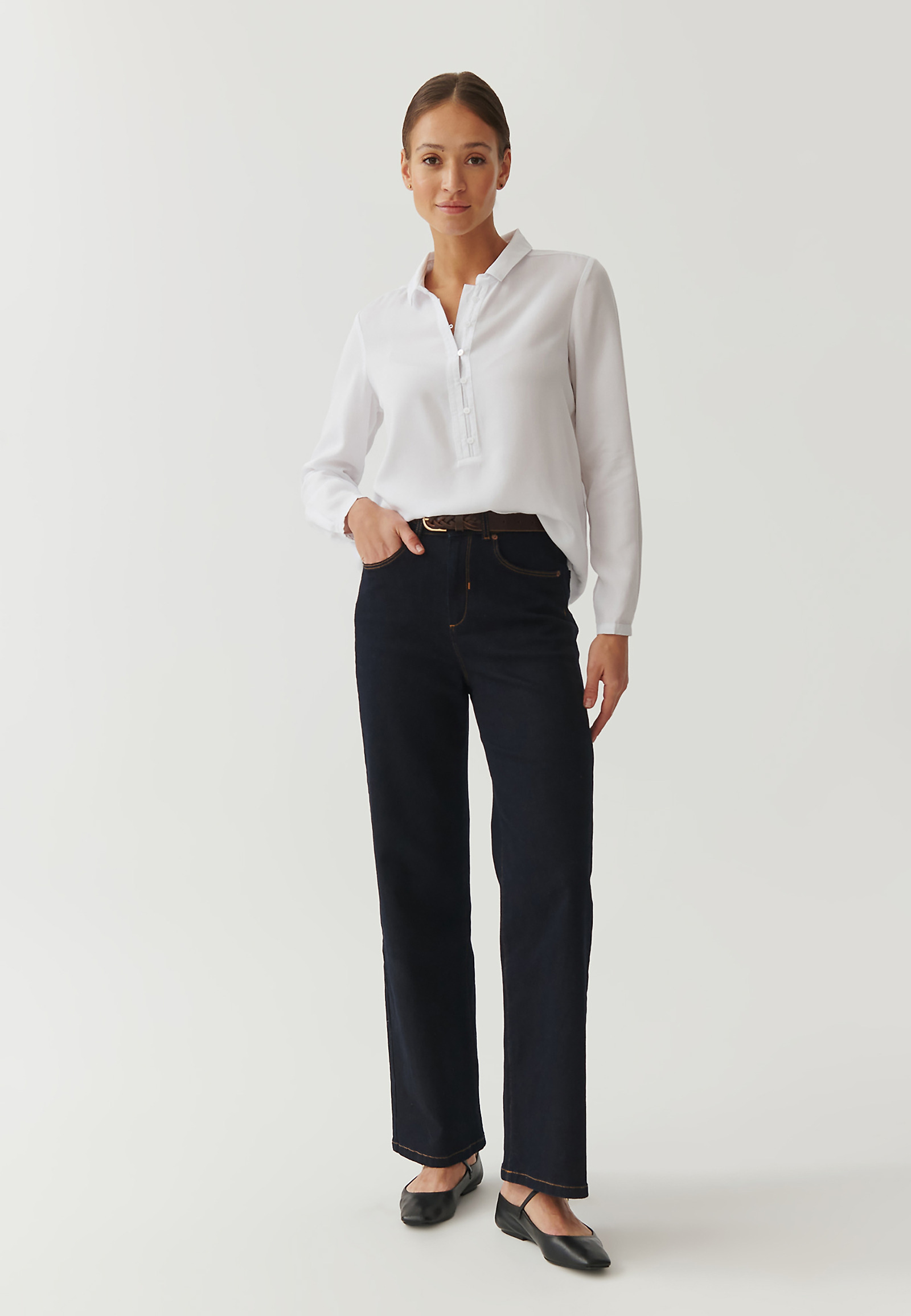 ŽENSKA BLUZA Z OVRATNIKOM - BENETI ŽENSKA BLUZA Z OVRATNIKOM - BENETI BELA 95383