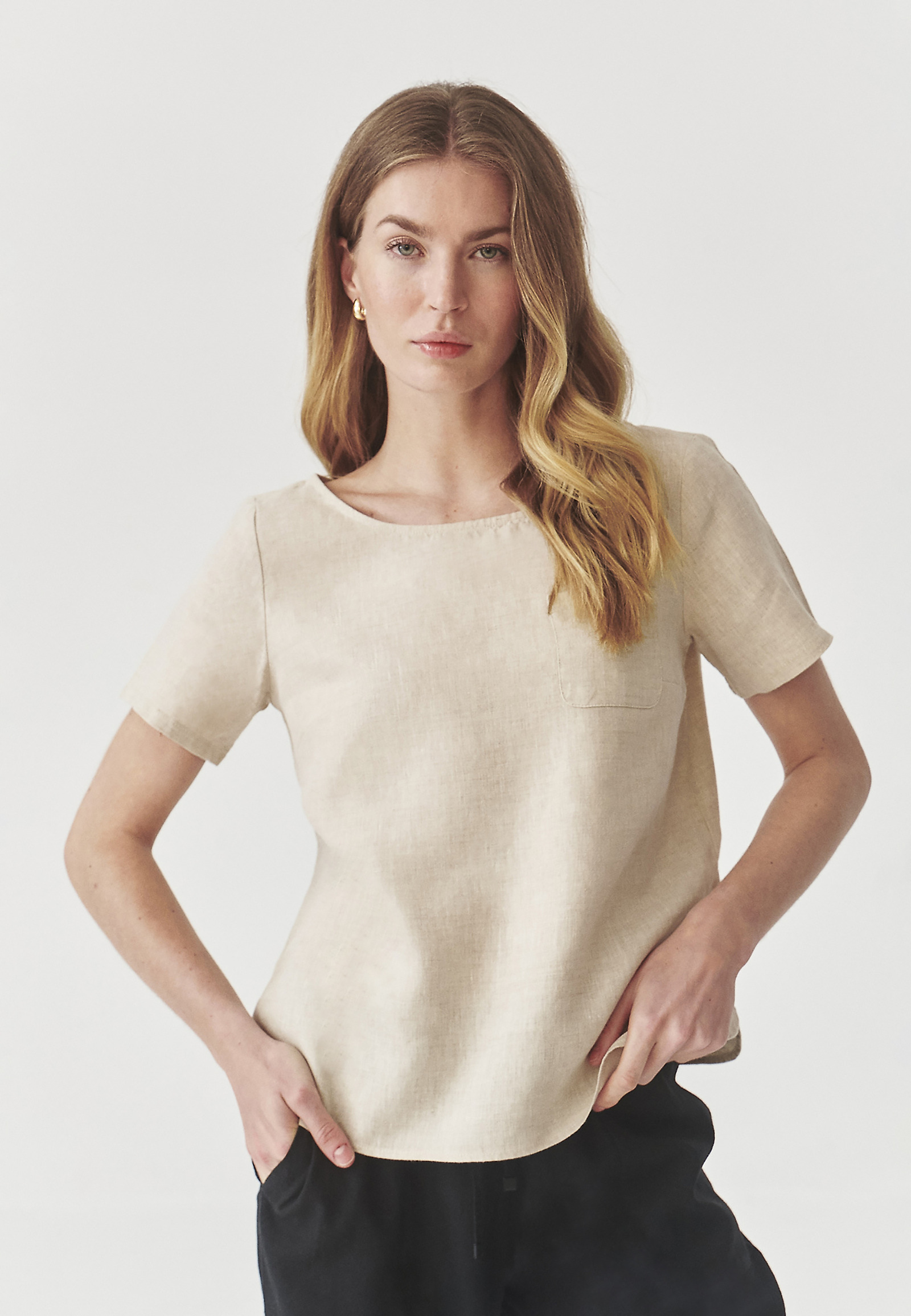 LANENA ŽENSKA BLUZA Z OKRASNIM ŽEPOM - LAWI LANENA ŽENSKA BLUZA Z OKRASNIM ŽEPOM - LAWI BEŽ 98228