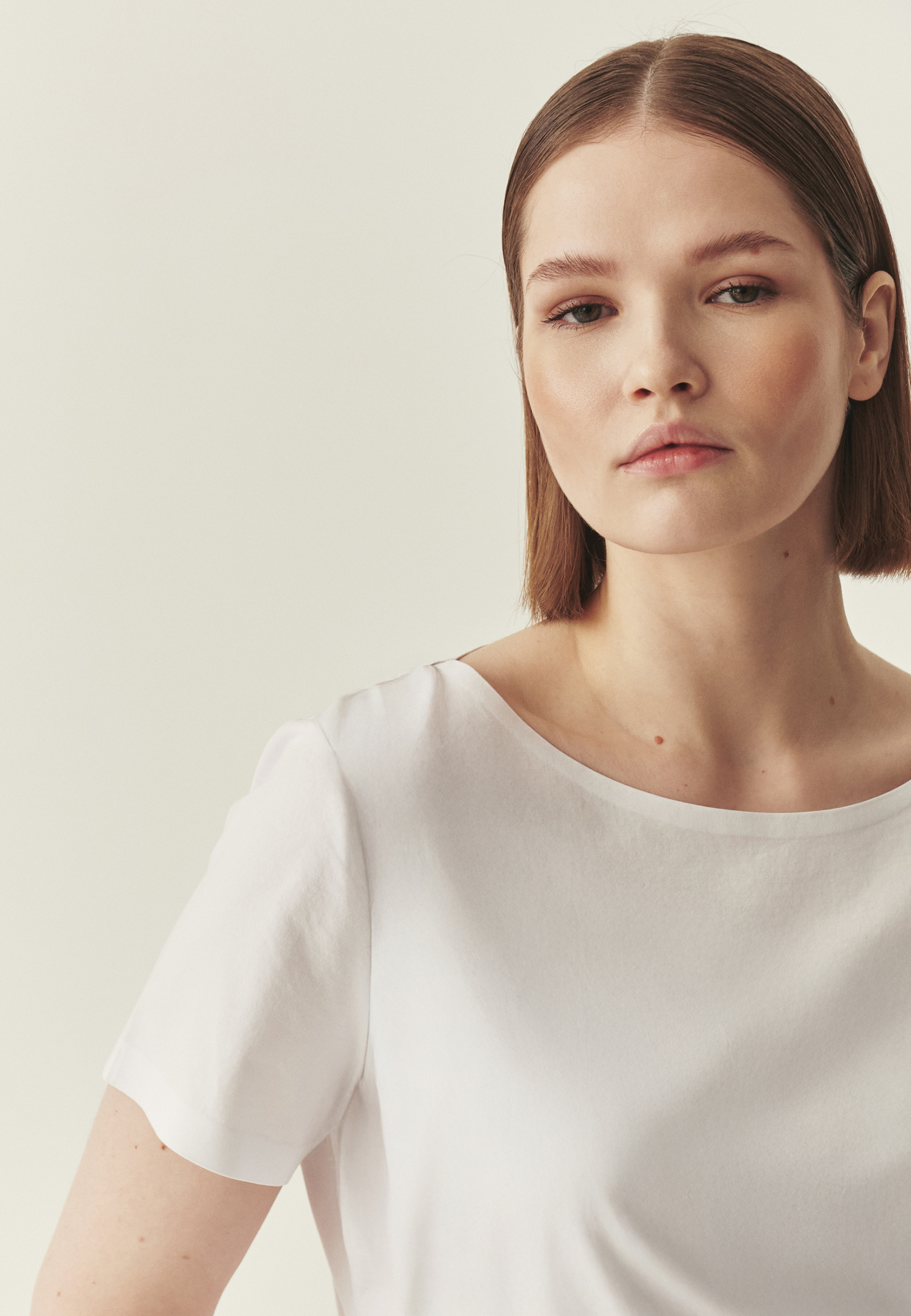 DOPASOWANA BLUZKA Z BAWEŁNĄ - MIKAJA BIAŁY 2