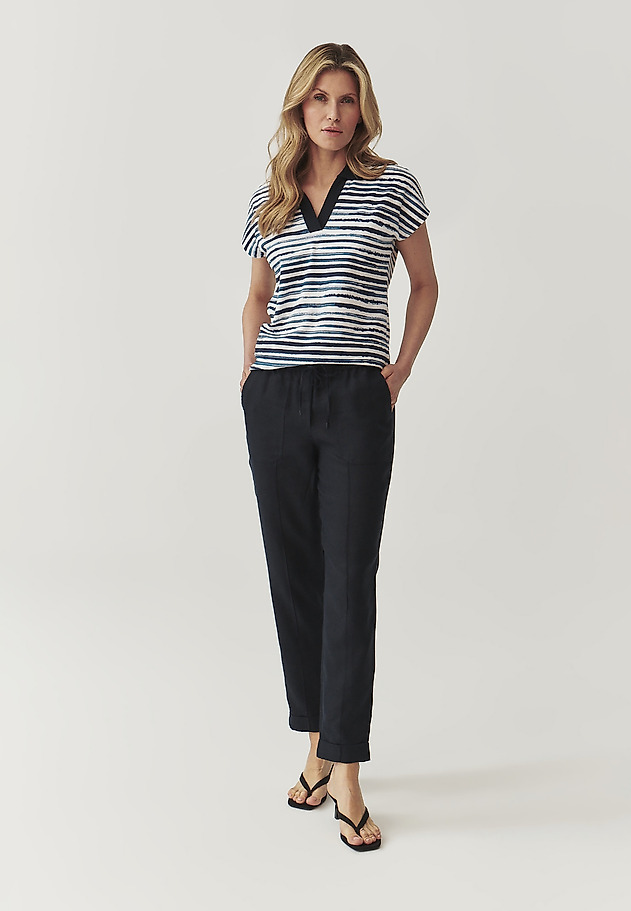 LADIES’ LINEN TROUSERS WITH STITCHED EDGES - SUMIKO LADIES’ LINEN TROUSERS WITH STITCHED EDGES - SUMIKO GRANATOWY 1