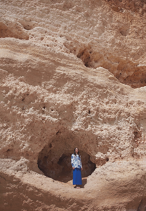 PRZEWIEWNA SPÓDNICA MIDI Z ROZPORKAMI PO BOKACH - SENO PRZEWIEWNA SPÓDNICA MIDI Z ROZPORKAMI PO BOKACH - SENO