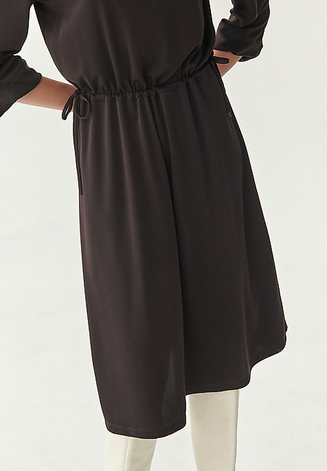 HÖLGYEK EGYSZERŰ RUHA ERIKA BARNA 2