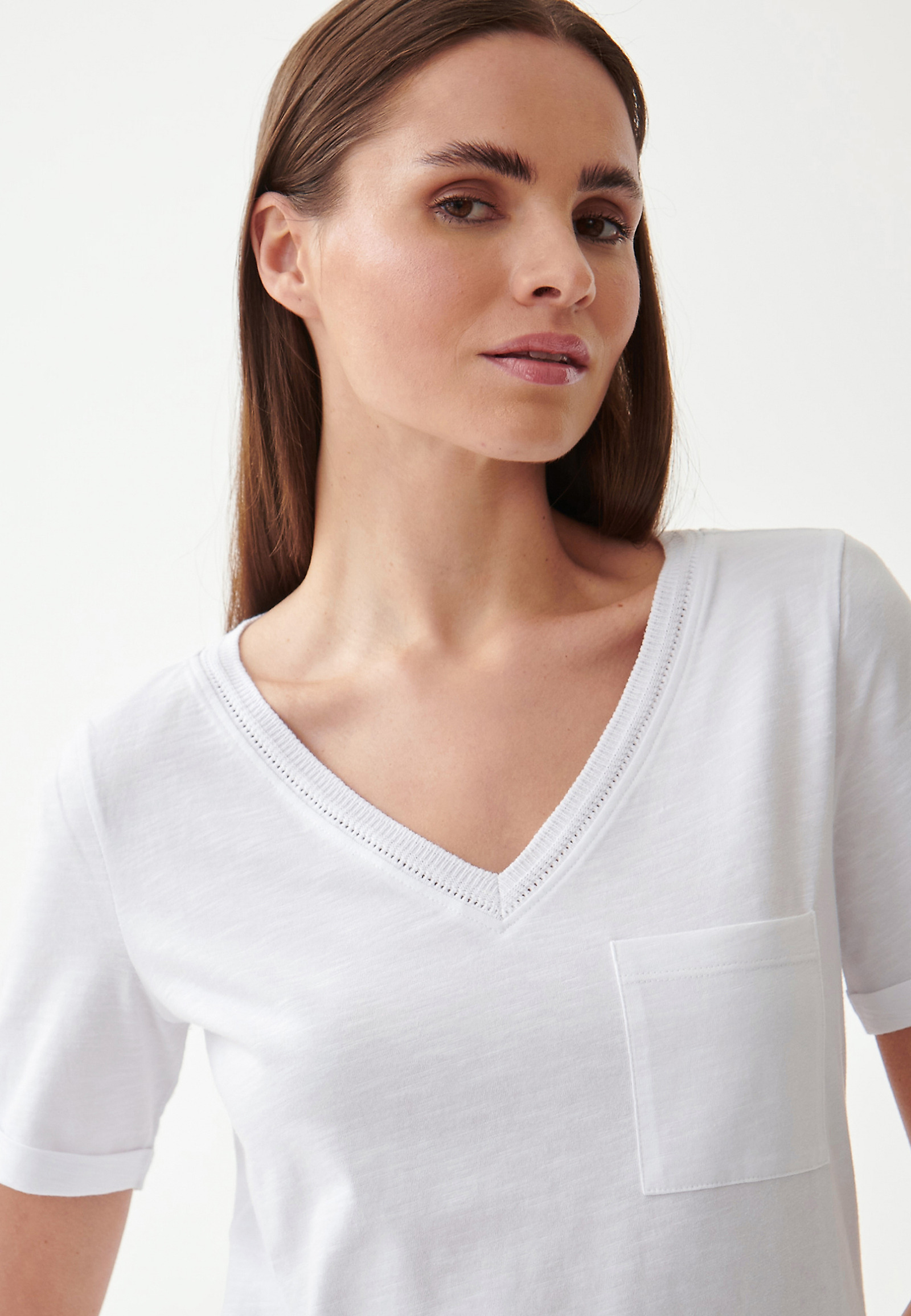 T-SHIRT DAMSKI Z KIESZONKĄ MIMI T-SHIRT DAMSKI Z KIESZONKĄ MIMI BIAŁY 88880