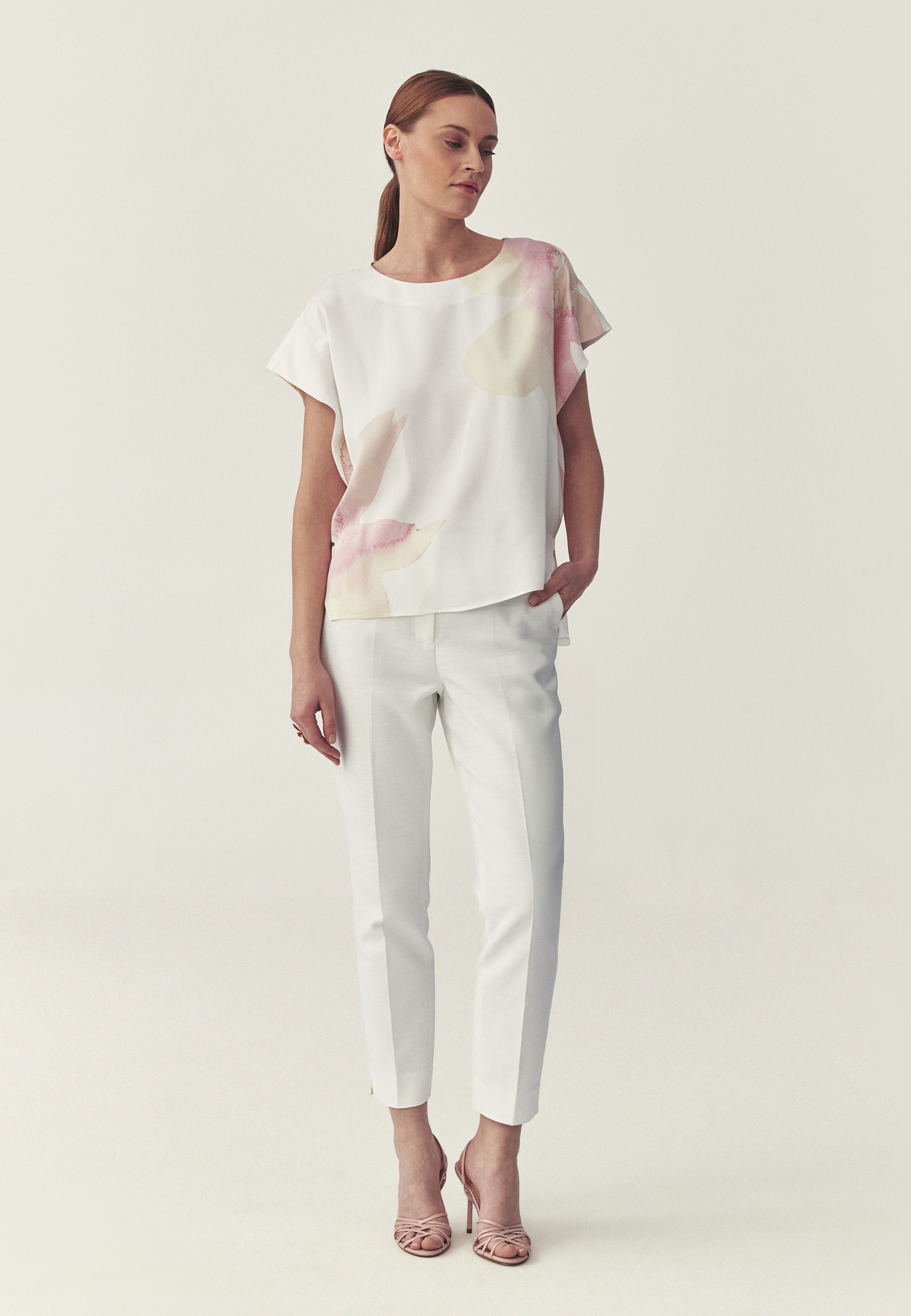 SATYNOWA BLUZKA W KWIATOWY WZÓR - IRMINA BIAŁY 2