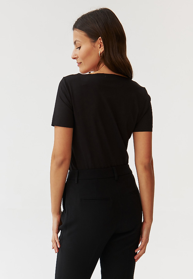 CLASSIC SHORT-SLEEVED LADIES’ BLOUSE MIKAJA CLASSIC SHORT-SLEEVED LADIES’ BLOUSE MIKAJA CZARNY 4
