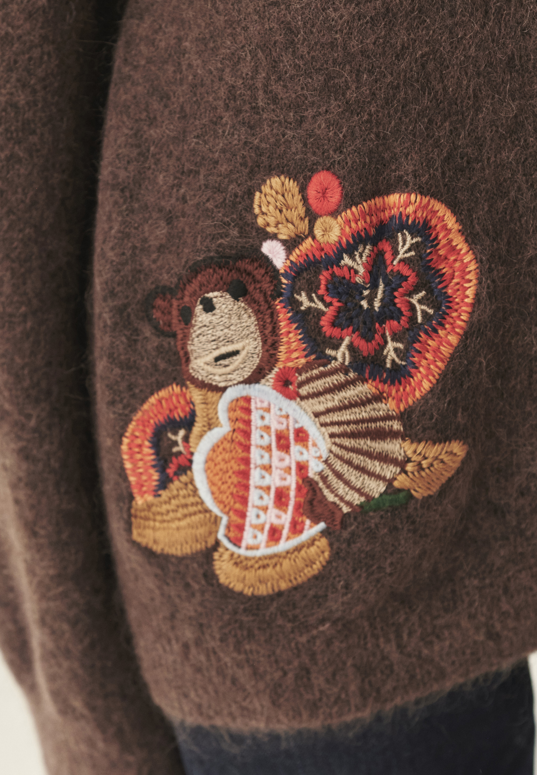 HAFTOWANY SWETER Z WEŁNĄ I MOHEREM - LUSHY BRĄZOWY 2