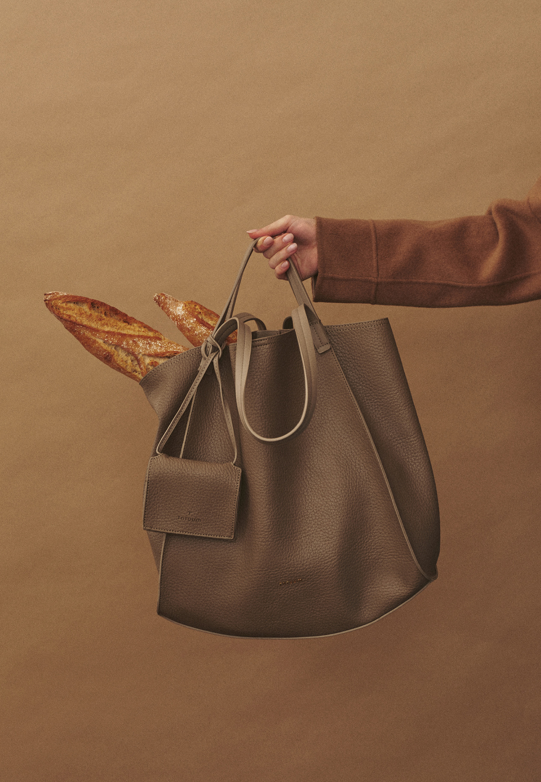 ŠTÝLOVÁ DÁMSKA KABELKA – CAMILI BÉŽOVÁ 2