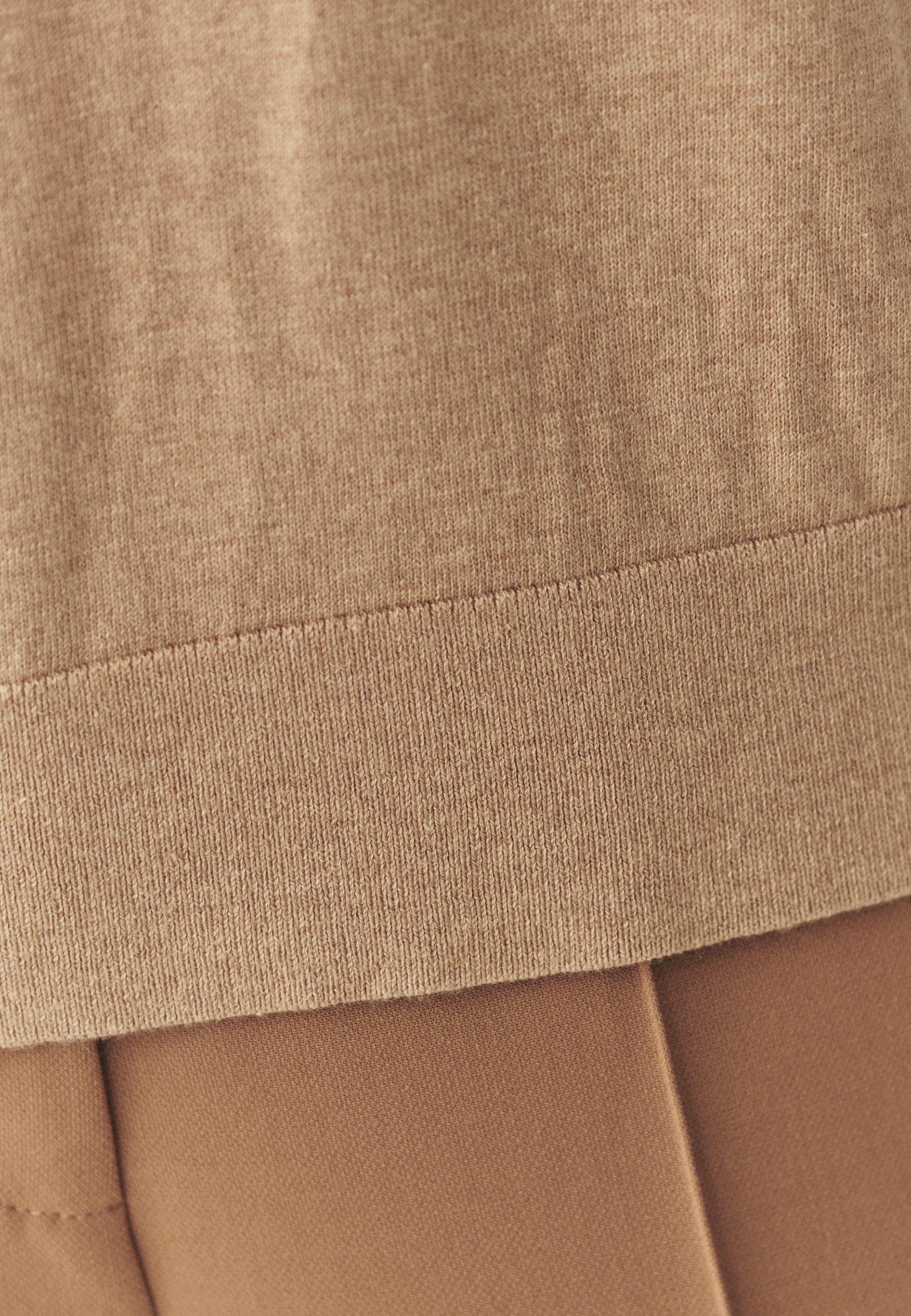 SWETER Z DOMIESZKĄ JEDWABIU - HILA