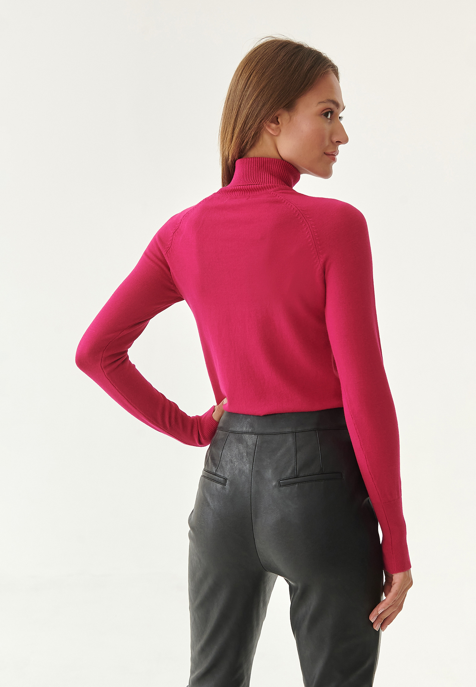 SWETER DAMSKI Z GOLFEM NEKOKI 1 SWETER DAMSKI Z GOLFEM NEKOKI 1 RÓŻOWY 82352
