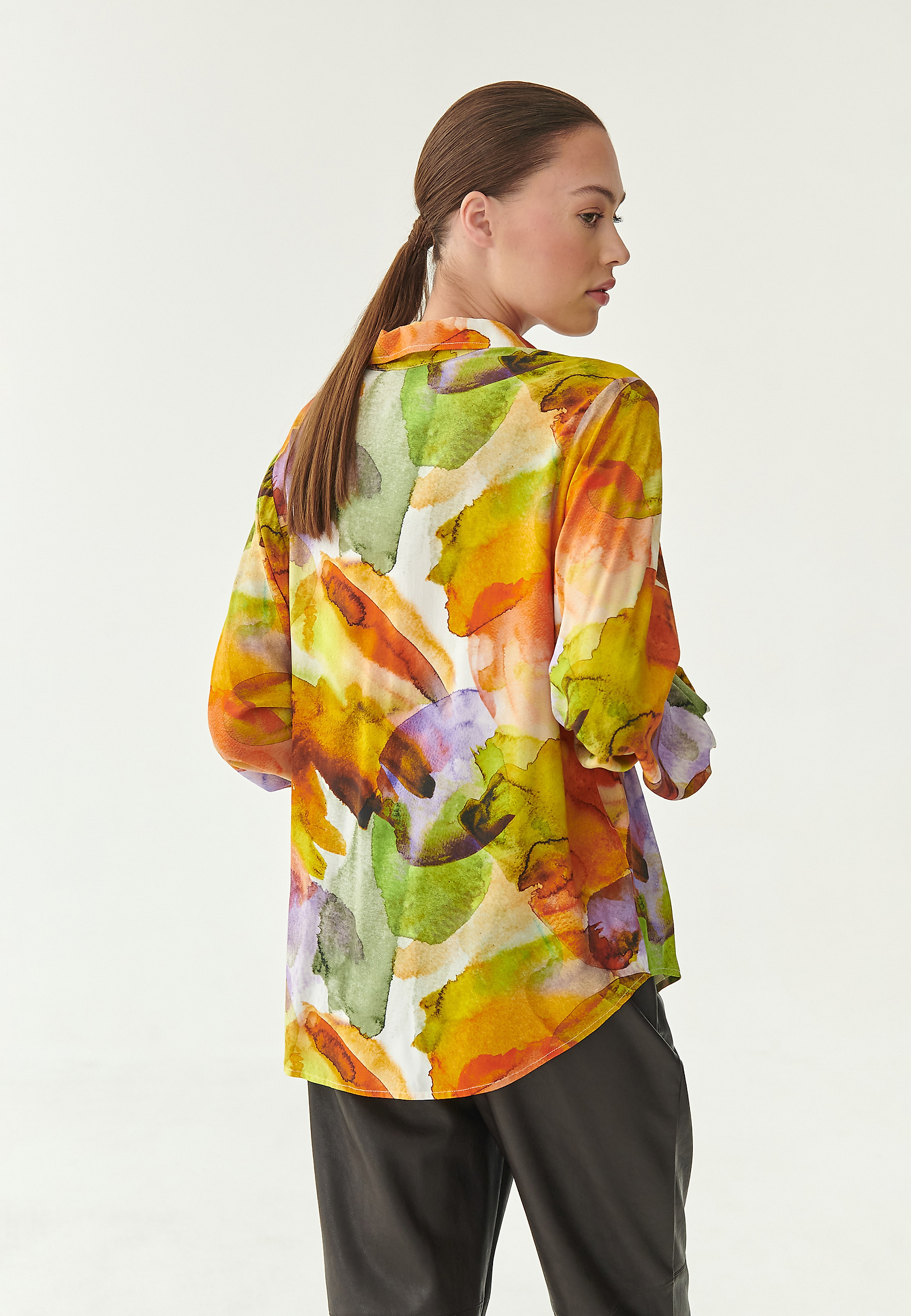 KOSZULA DAMSKA Z SZEROKIM RĘKAWEM LIFO KOSZULA DAMSKA Z SZEROKIM RĘKAWEM LIFO MULTIKOLOR 80943