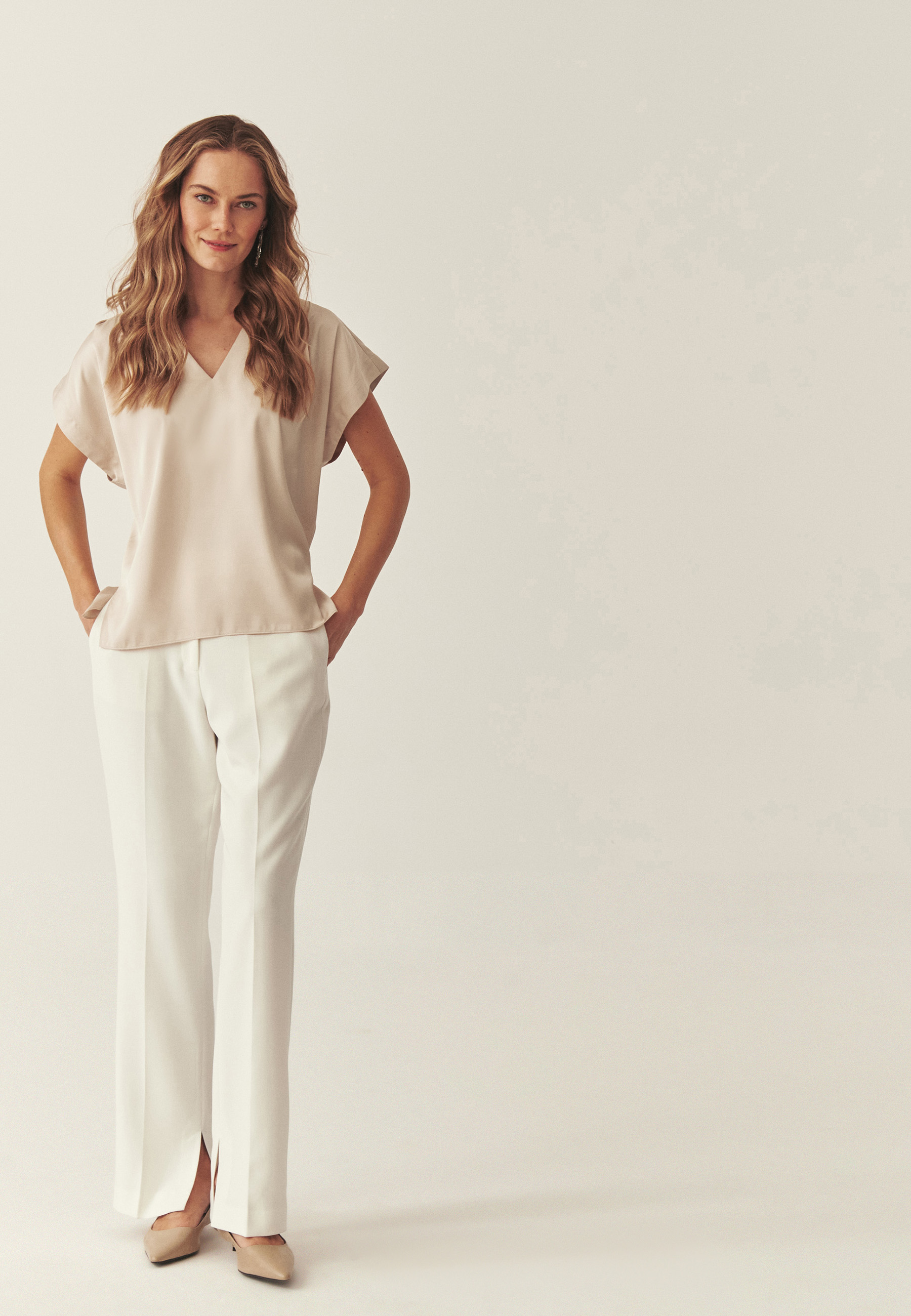 SATYNOWA BLUZKA Z KRÓTKIM RĘKAWEM - NARIE BEŻOWY 2