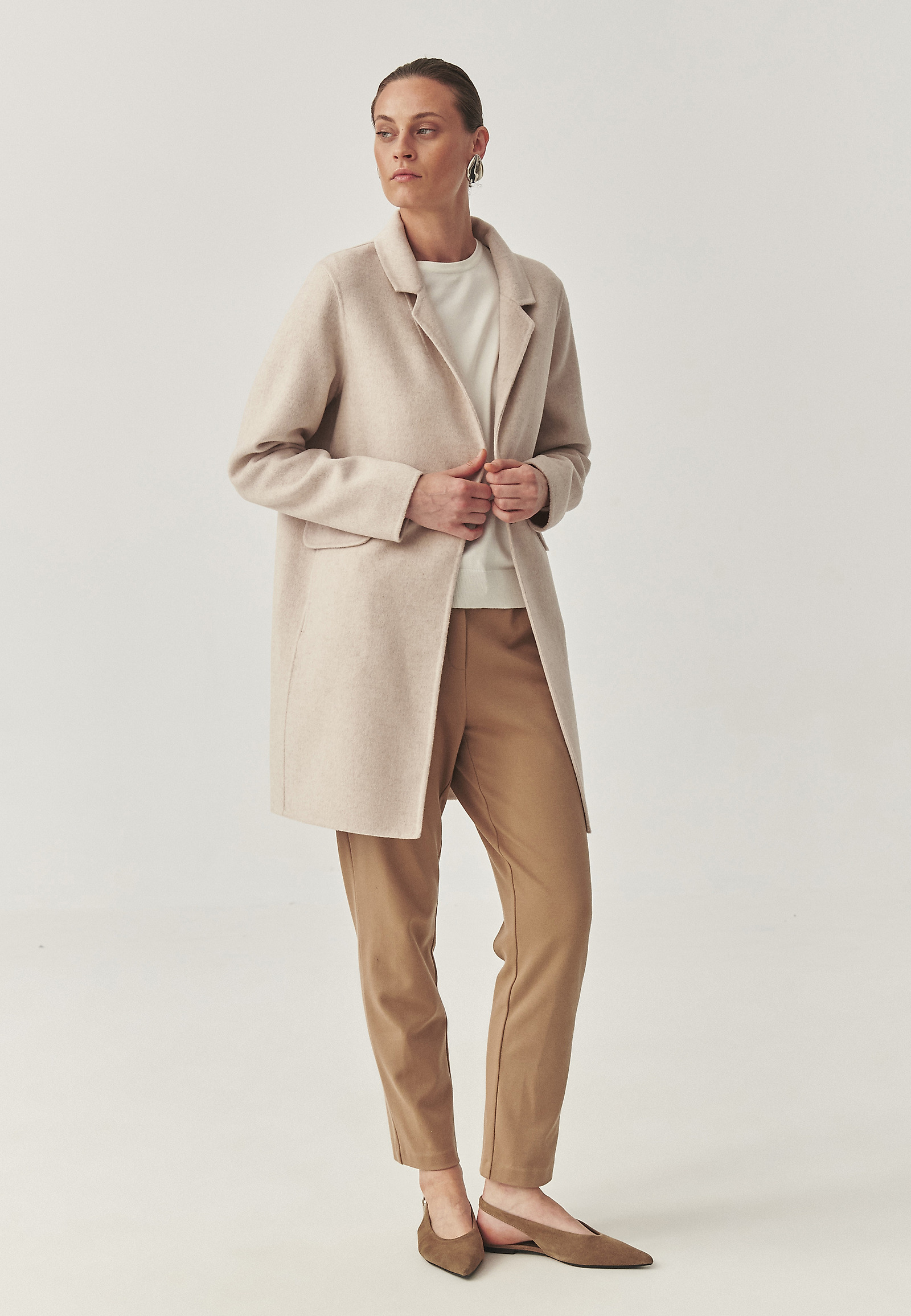 ELEGANTEN PLAŠČ Z VOLNO - LIL ELEGANTEN PLAŠČ Z VOLNO - LIL BEŽ 114708