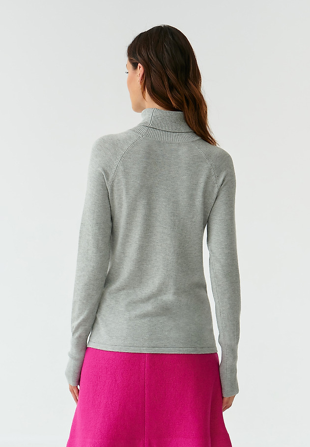 CLASSIC LADIES’ SWEATER WITH A TURTLENECK NEKOKI 1 CLASSIC LADIES’ SWEATER WITH A TURTLENECK NEKOKI 1 SZARY 4