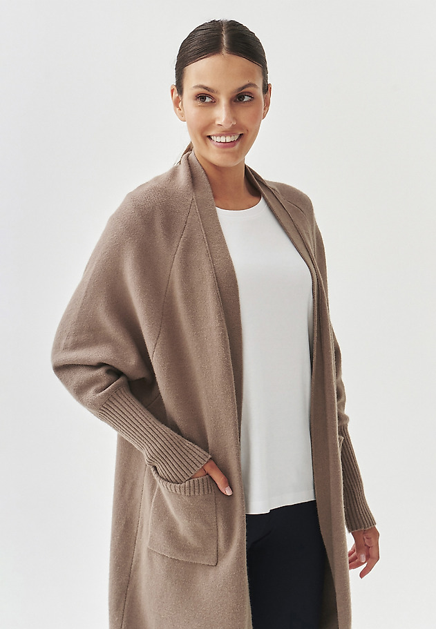 DÁMSKÝ DLOUHÝ KARDIGAN S KAPSAMI - JAZIRO 1 DÁMSKÝ DLOUHÝ KARDIGAN S KAPSAMI - JAZIRO 1 BÉŽOVÁ 1