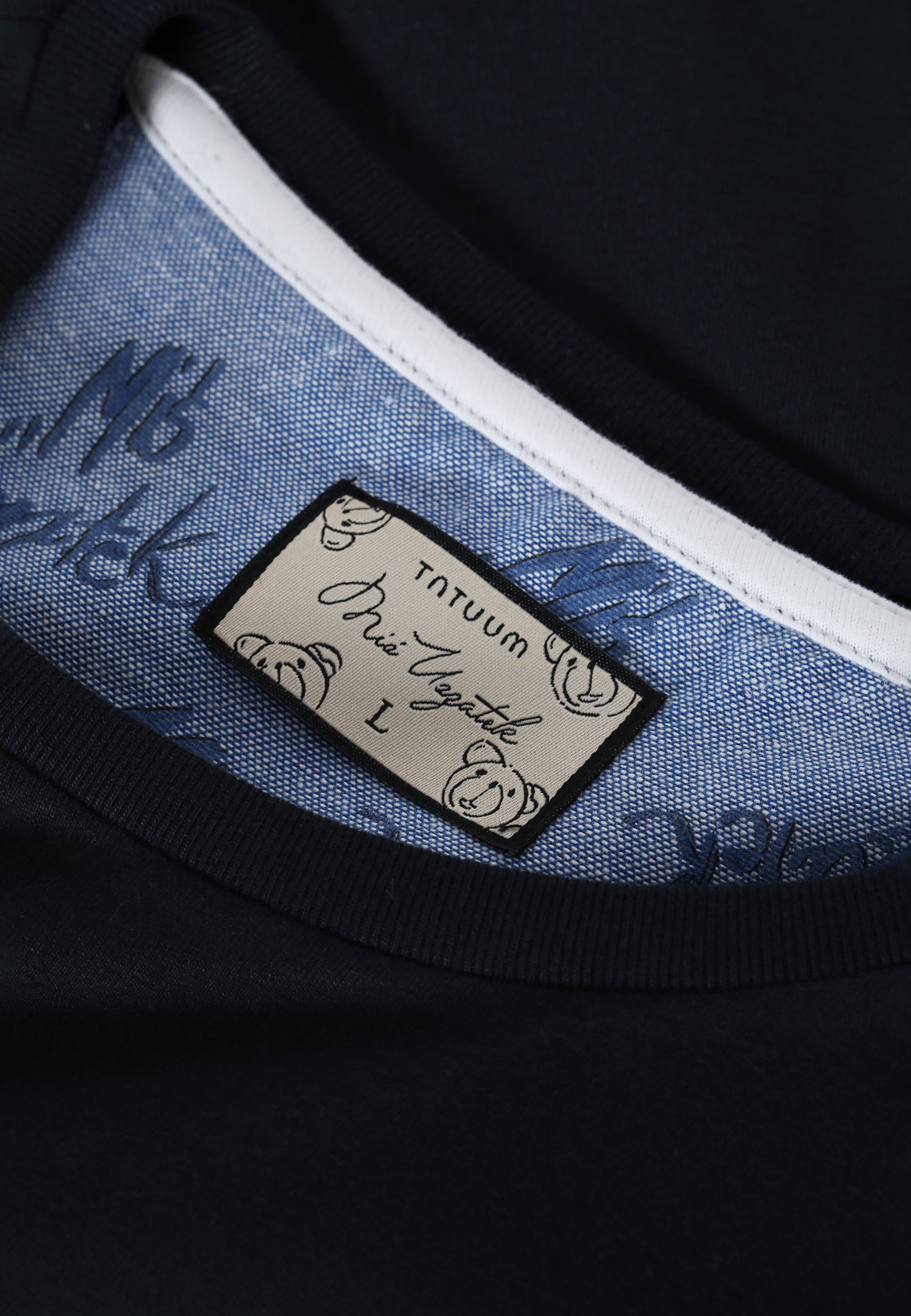 PÁNSKÉ TRIČKO S VÝŠIVKOU MEDVÍDKA UŠÁČKA MIKIN