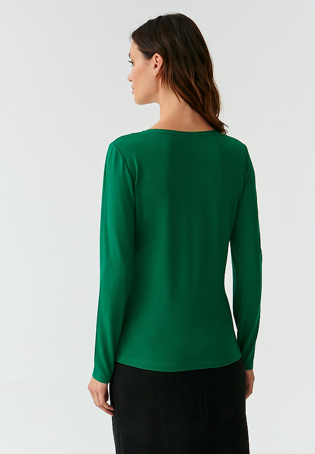 LADIES’ BLOUSE WITH DECORATIVE NECKLINE LAKATI LADIES’ BLOUSE WITH DECORATIVE NECKLINE LAKATI ZIELONY 4